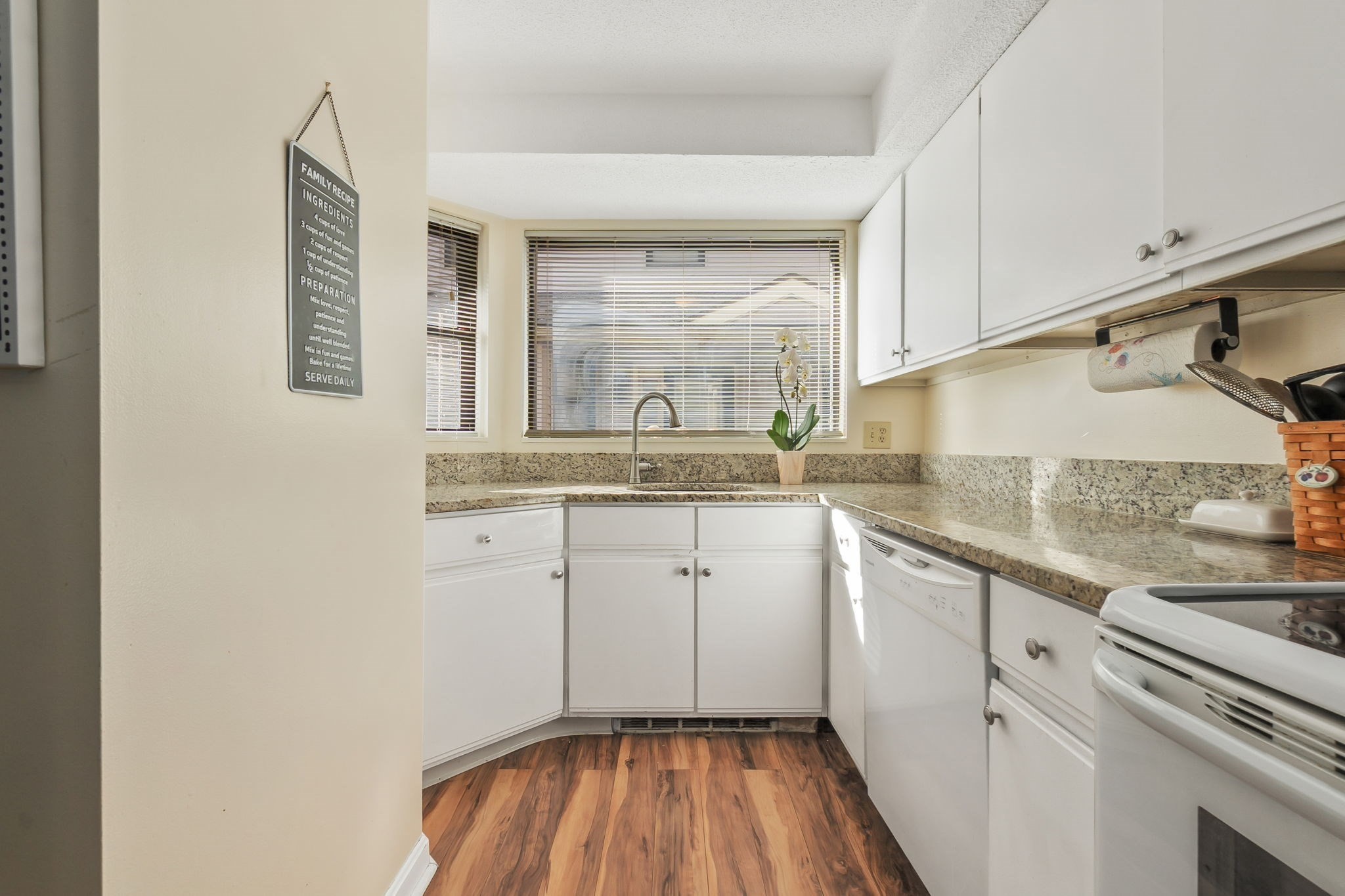 33 Maplewood Avenue Unit 16, Gloucester, MA 01930 - Image 10