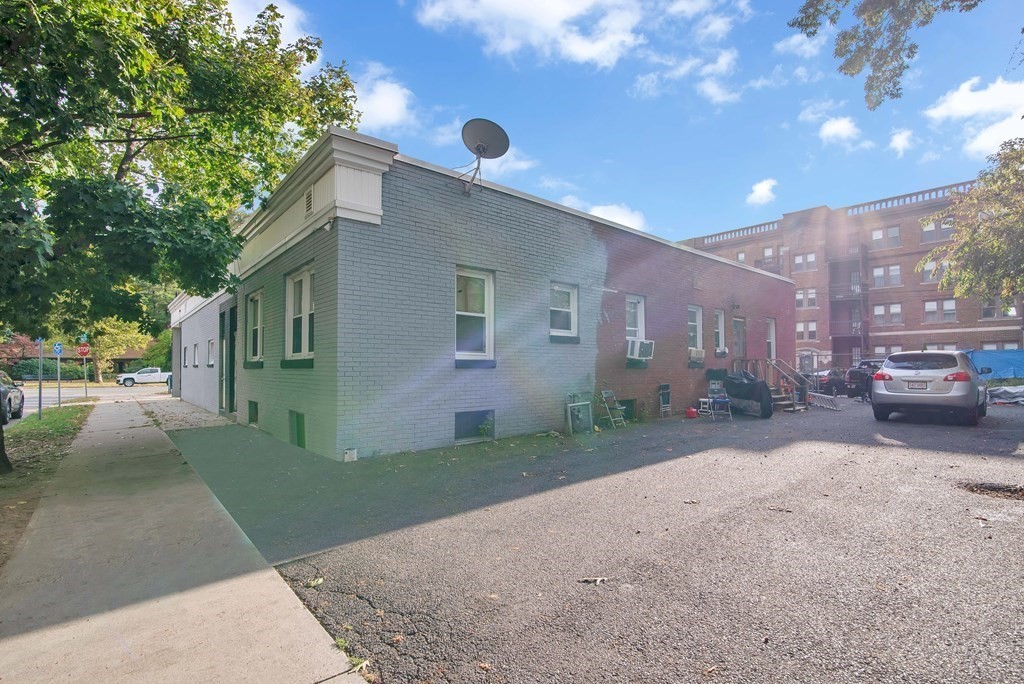 302 Sumner Ave, Springfield, MA 01108 - Image 6