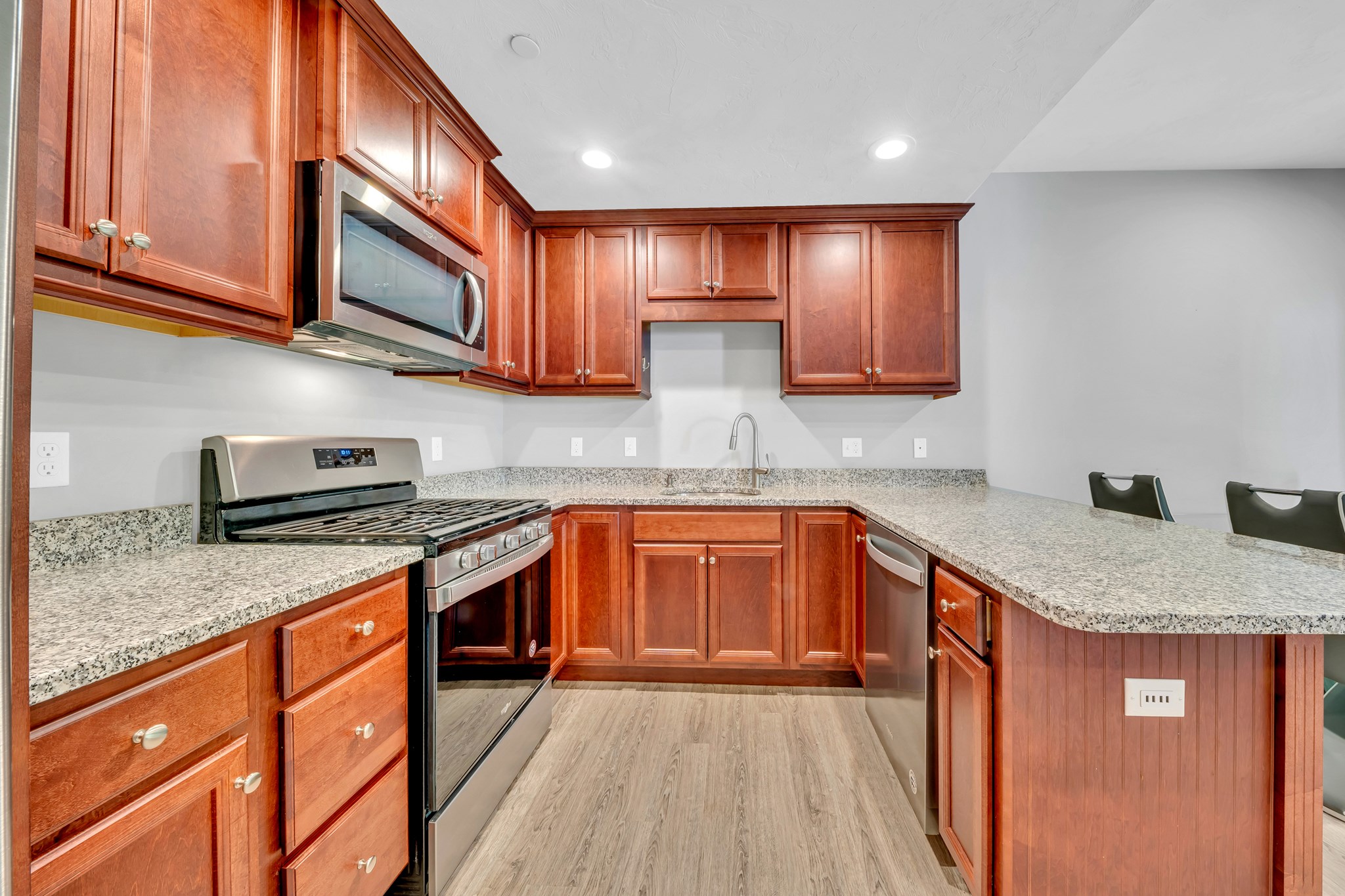 1455 Main St Unit 8, Tewksbury, MA 01876 - Image 4