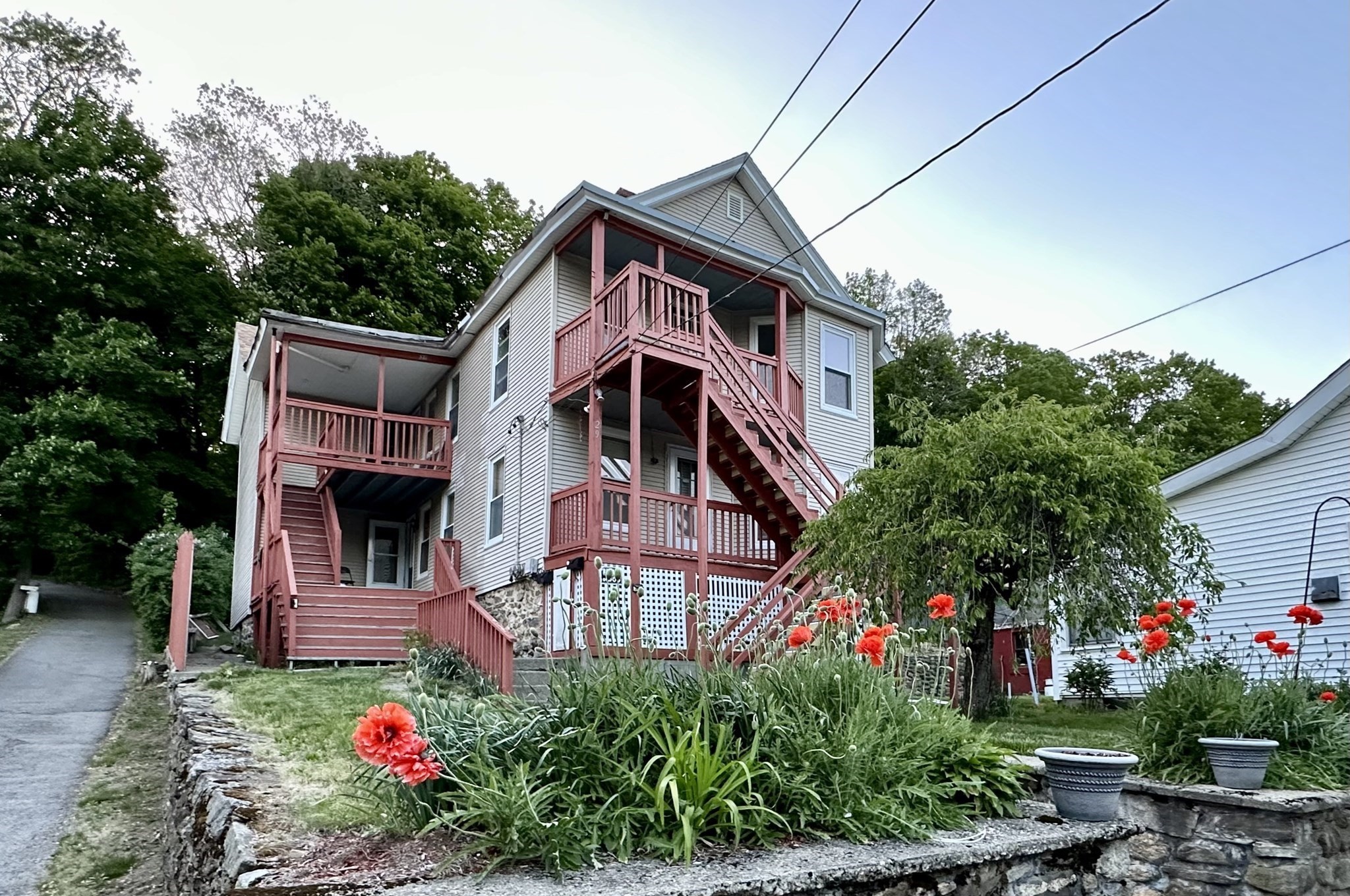 29 Fiske, Southbridge, MA 01550