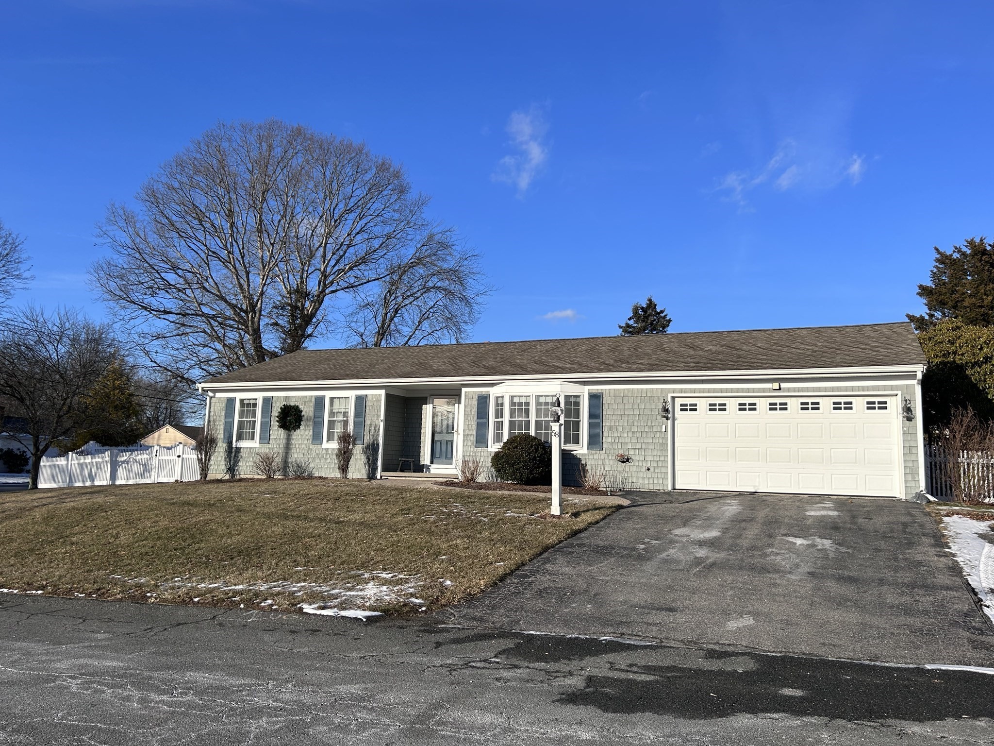 58 Oregon Ave, Somerset, MA 02726