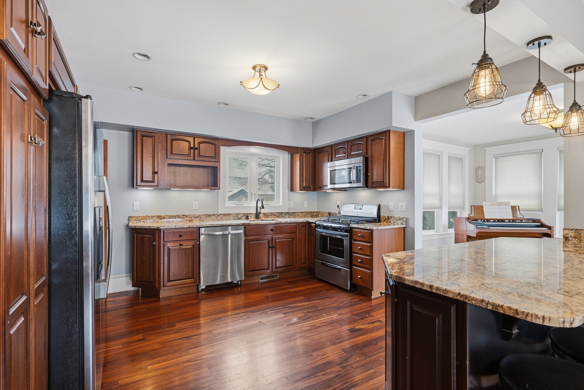 12 Pontiac St, New Bedford, MA 02745 - Image 9