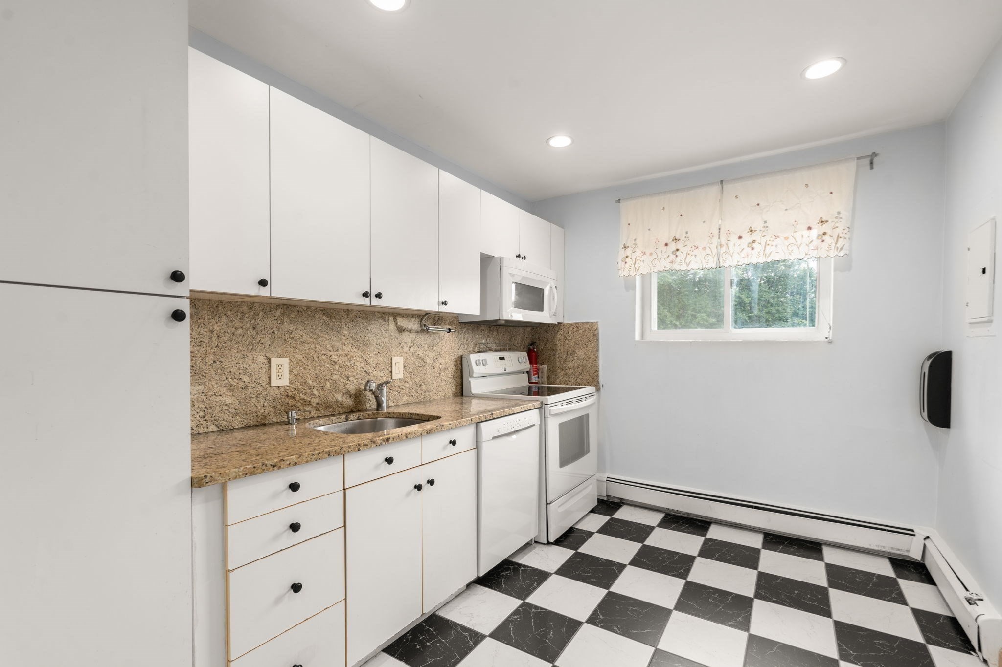 21 Westgate Rd Unit 6, West Roxbury, Boston, MA 02132 - Image 3