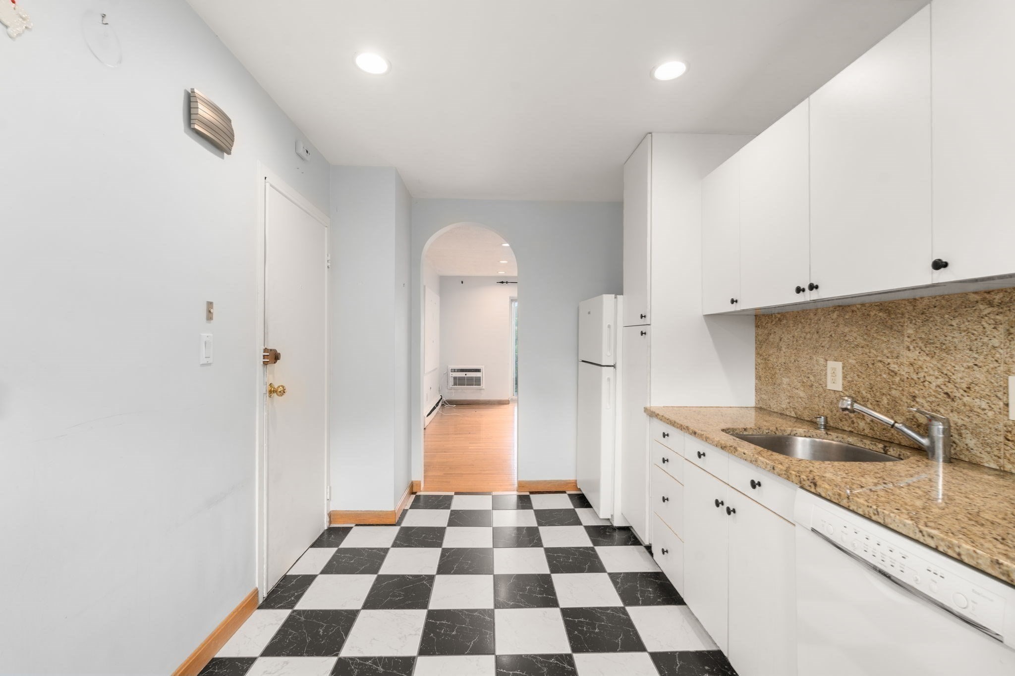 21 Westgate Rd Unit 6, West Roxbury, Boston, MA 02132 - Image 8