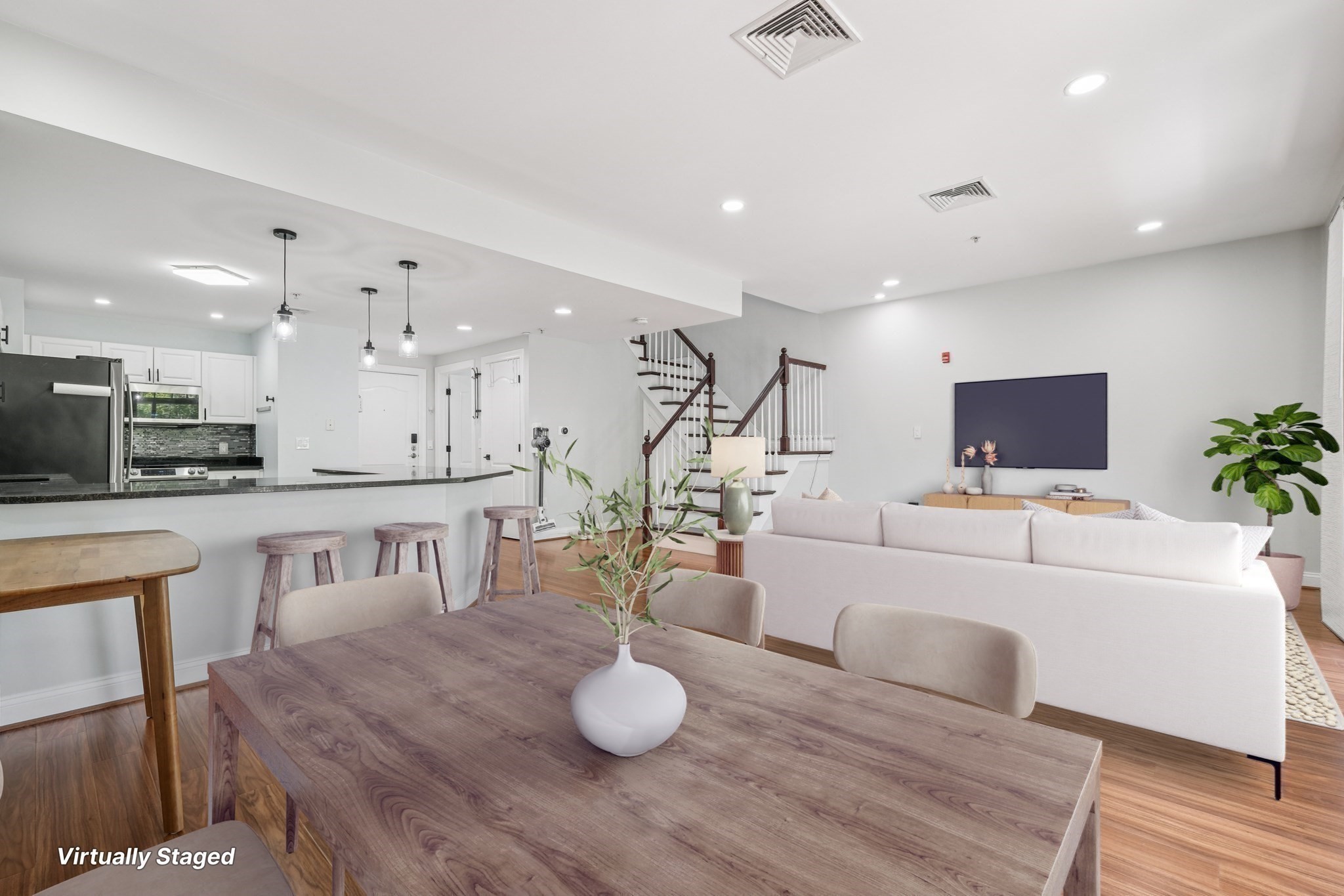 614 Pond St Unit 2104, Braintree, MA 02184