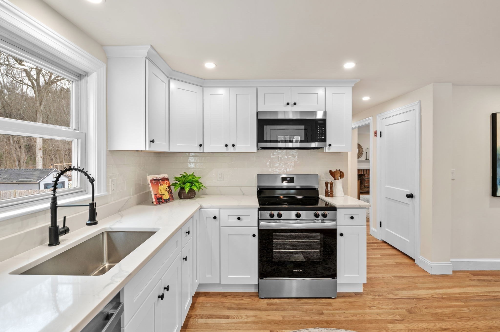 98 John Carver Rd, Reading, MA 01867 - Image 3