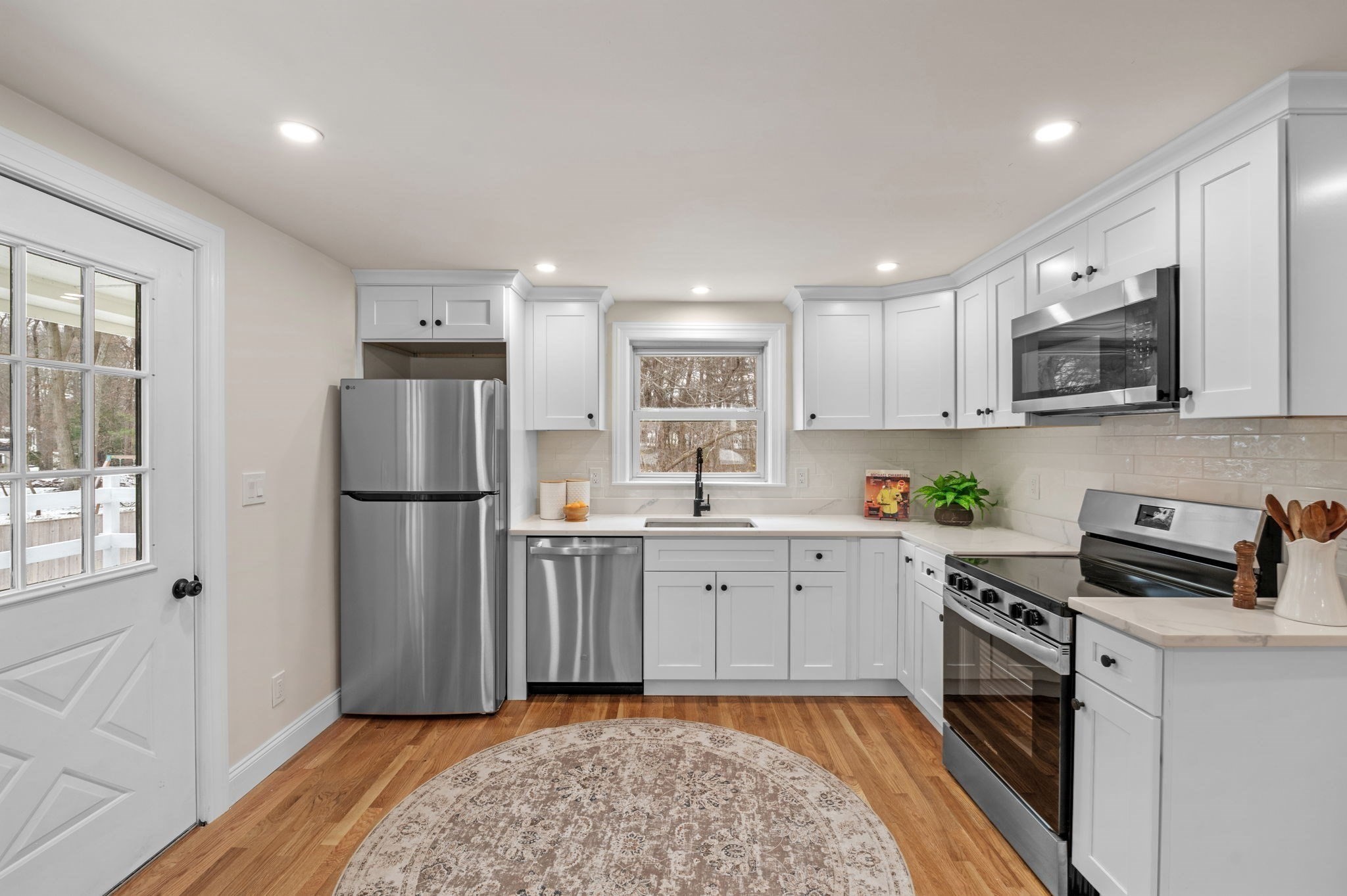 98 John Carver Rd, Reading, MA 01867 - Image 4