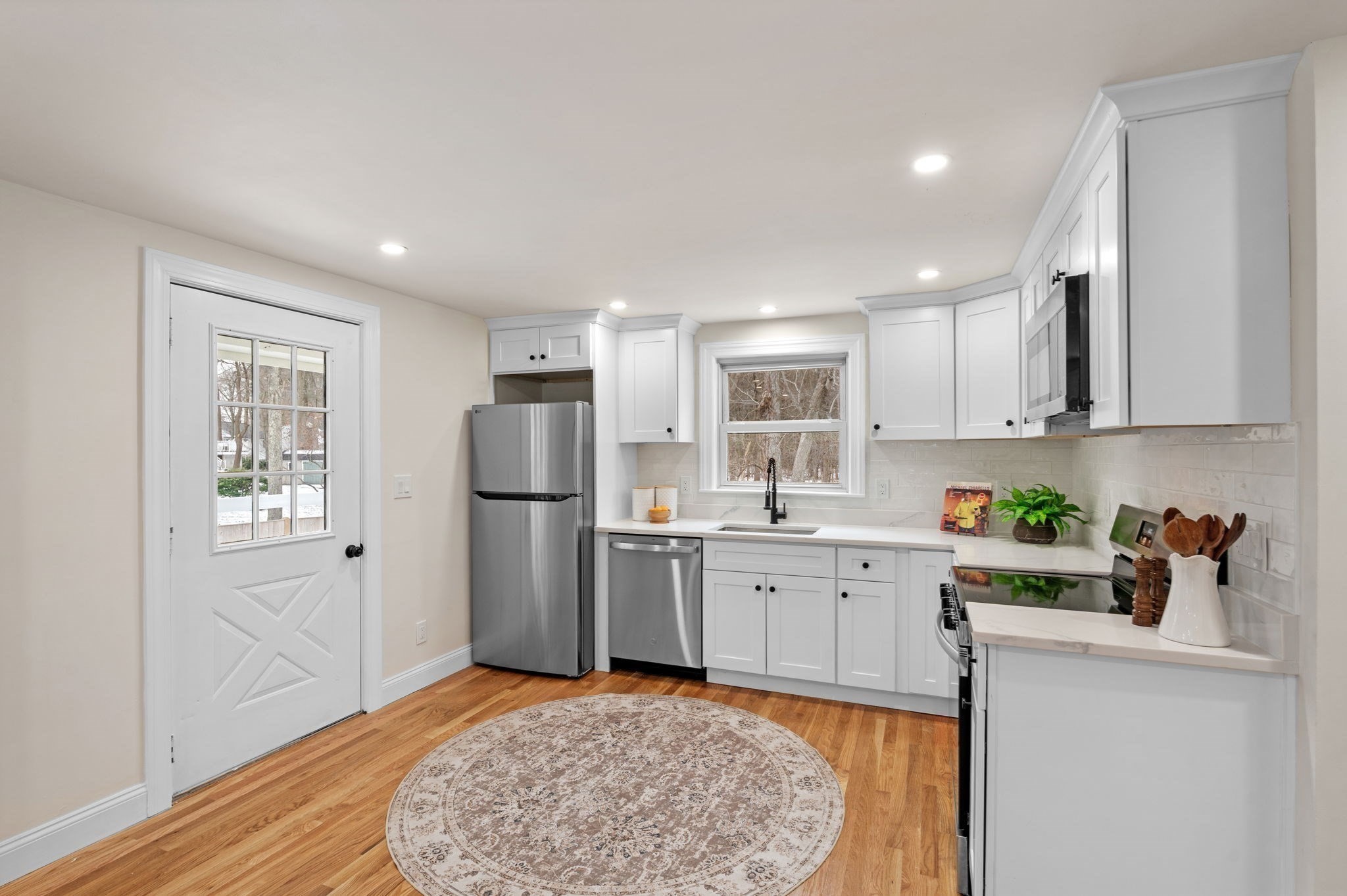 98 John Carver Rd, Reading, MA 01867 - Image 5