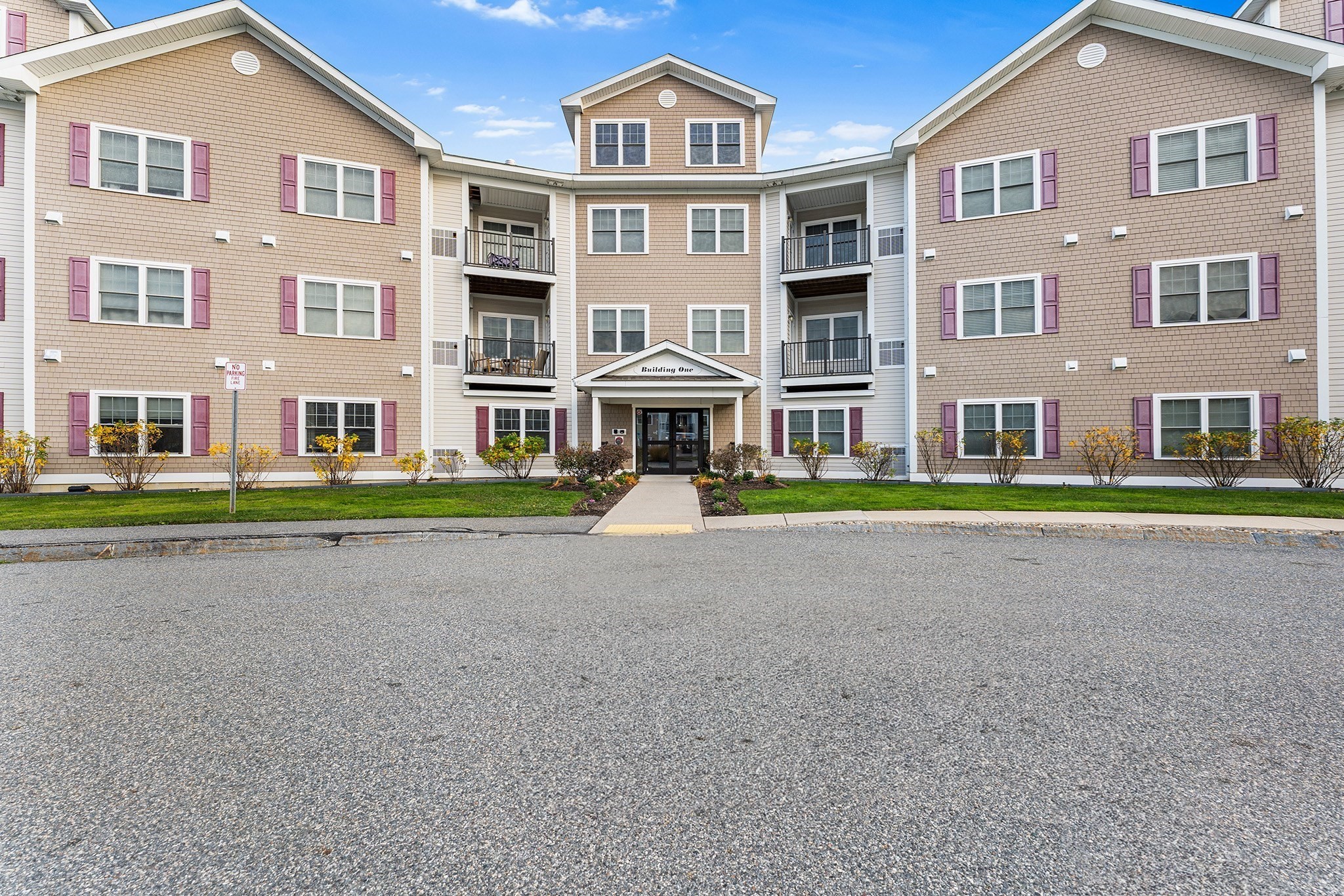 360 Andover St Unit 1310, Danvers, MA 01923
