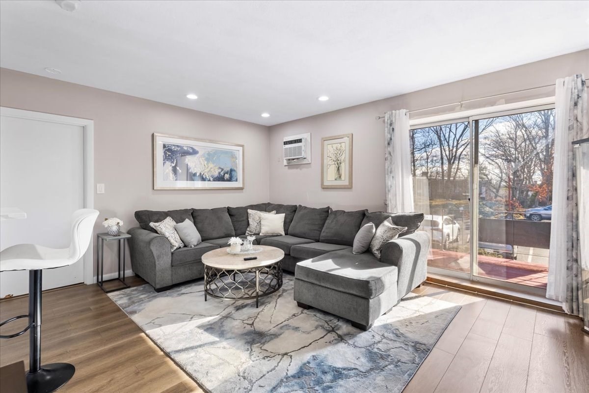 115 Grove St Unit 11.., West Roxbury, Boston, MA 02132