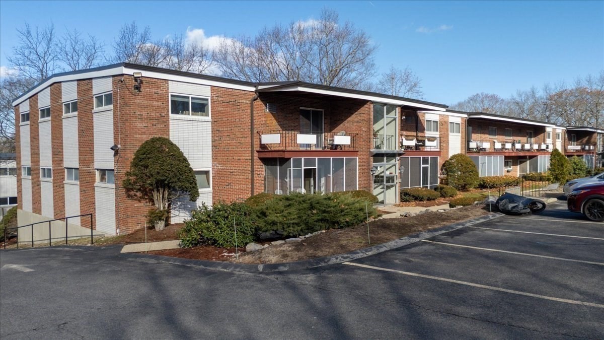 115 Grove St Unit 11.., West Roxbury, Boston, MA 02132 - Image 22