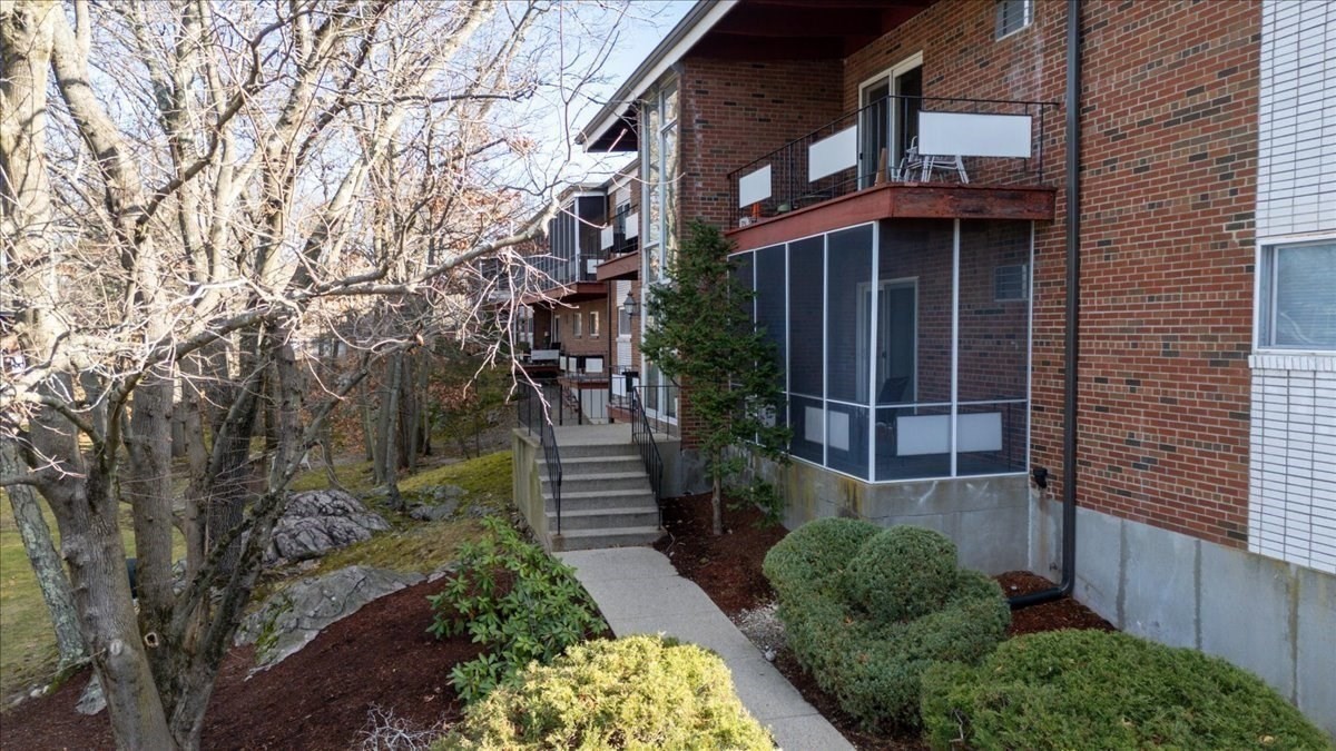 115 Grove St Unit 11.., West Roxbury, Boston, MA 02132 - Image 4