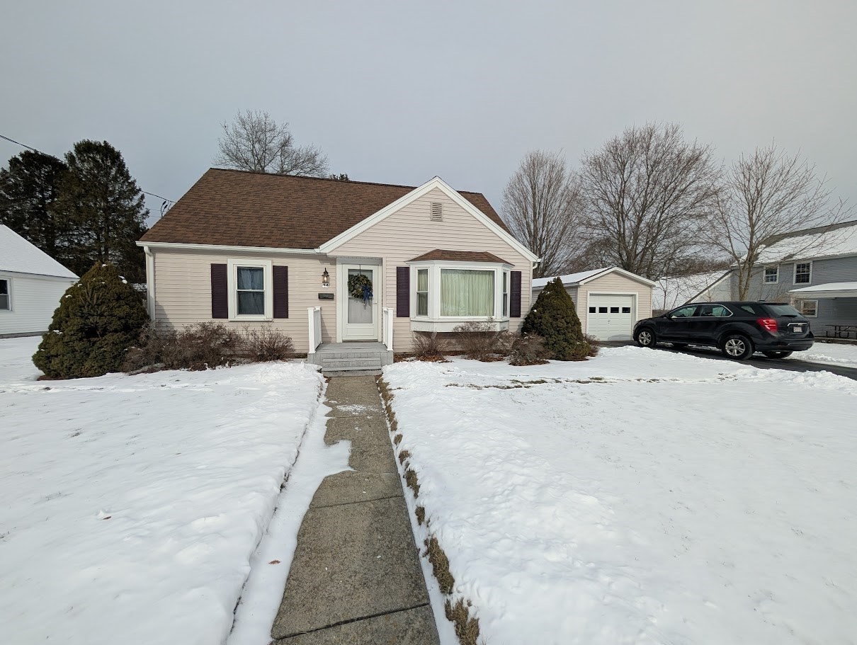14 Walnut St, Oxford, MA 01540 - Image 1