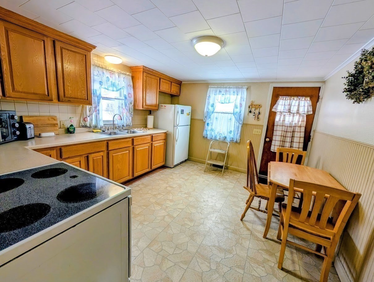 14 Walnut St, Oxford, MA 01540 - Image 5