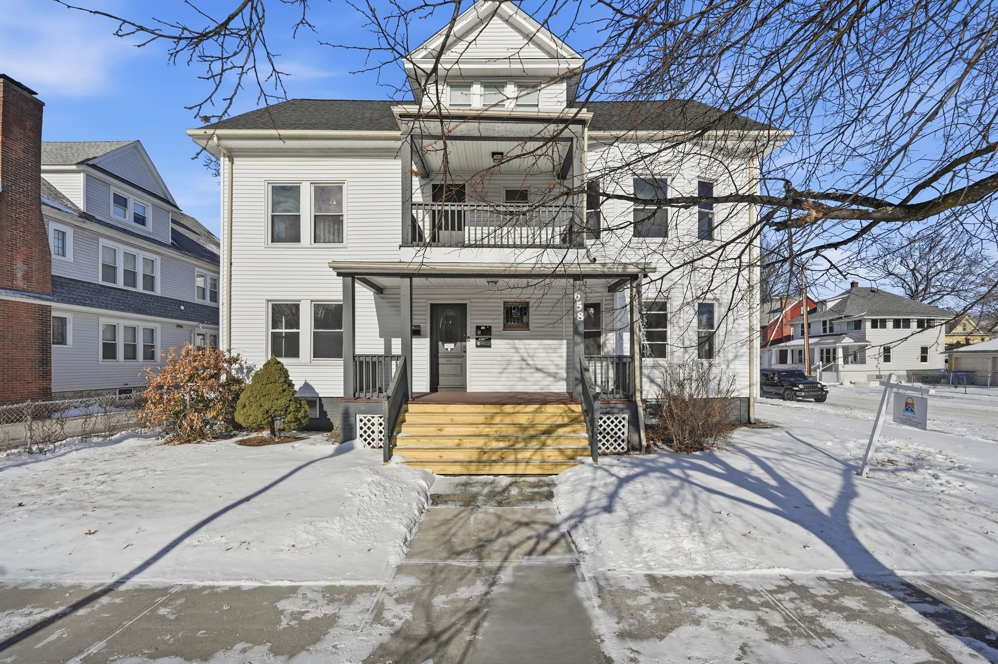 658 Sumner Ave, Springfield, MA 01108