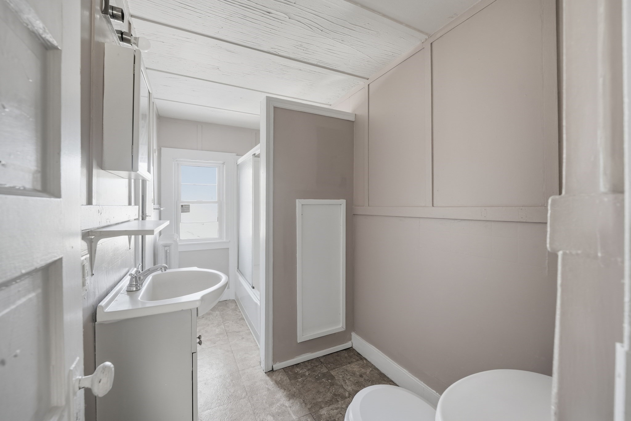 658 Sumner Ave, Springfield, MA 01108 - Image 8