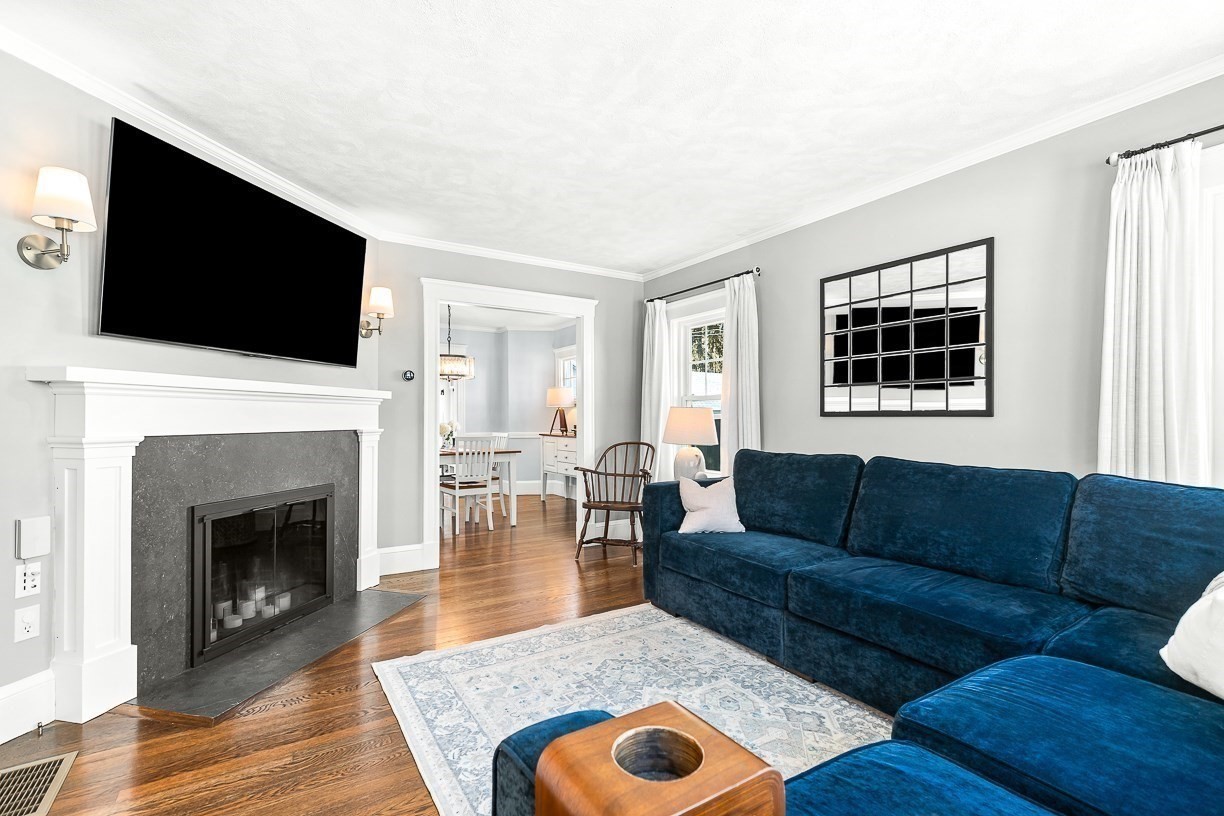 10 Hesseltine Avenue, Melrose, MA 02176 - Image 3