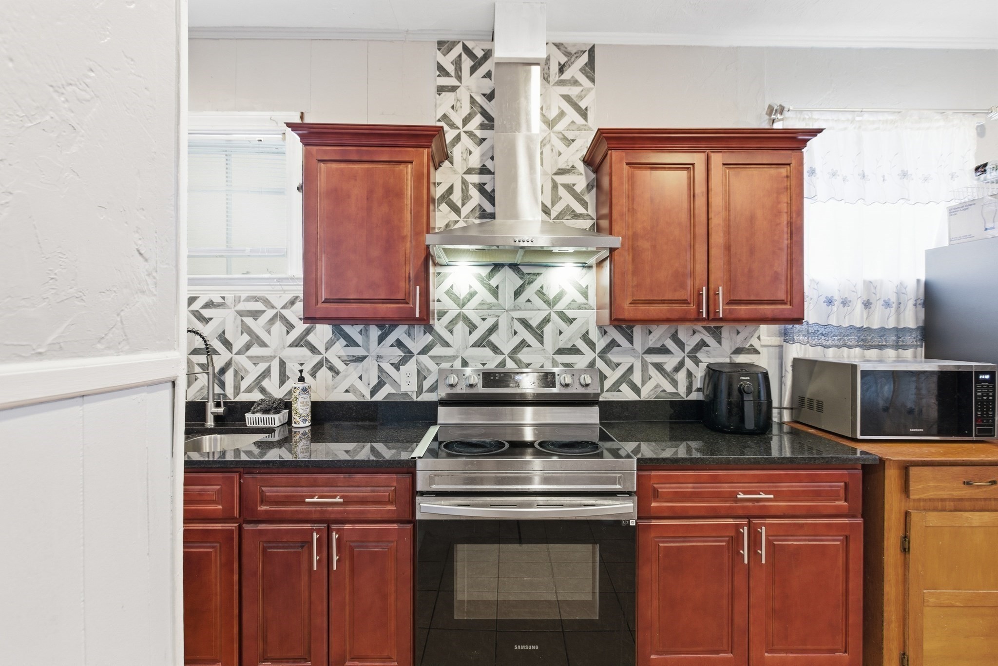 35 Algonquin St, Dorchester, Boston, MA 02124 - Image 11