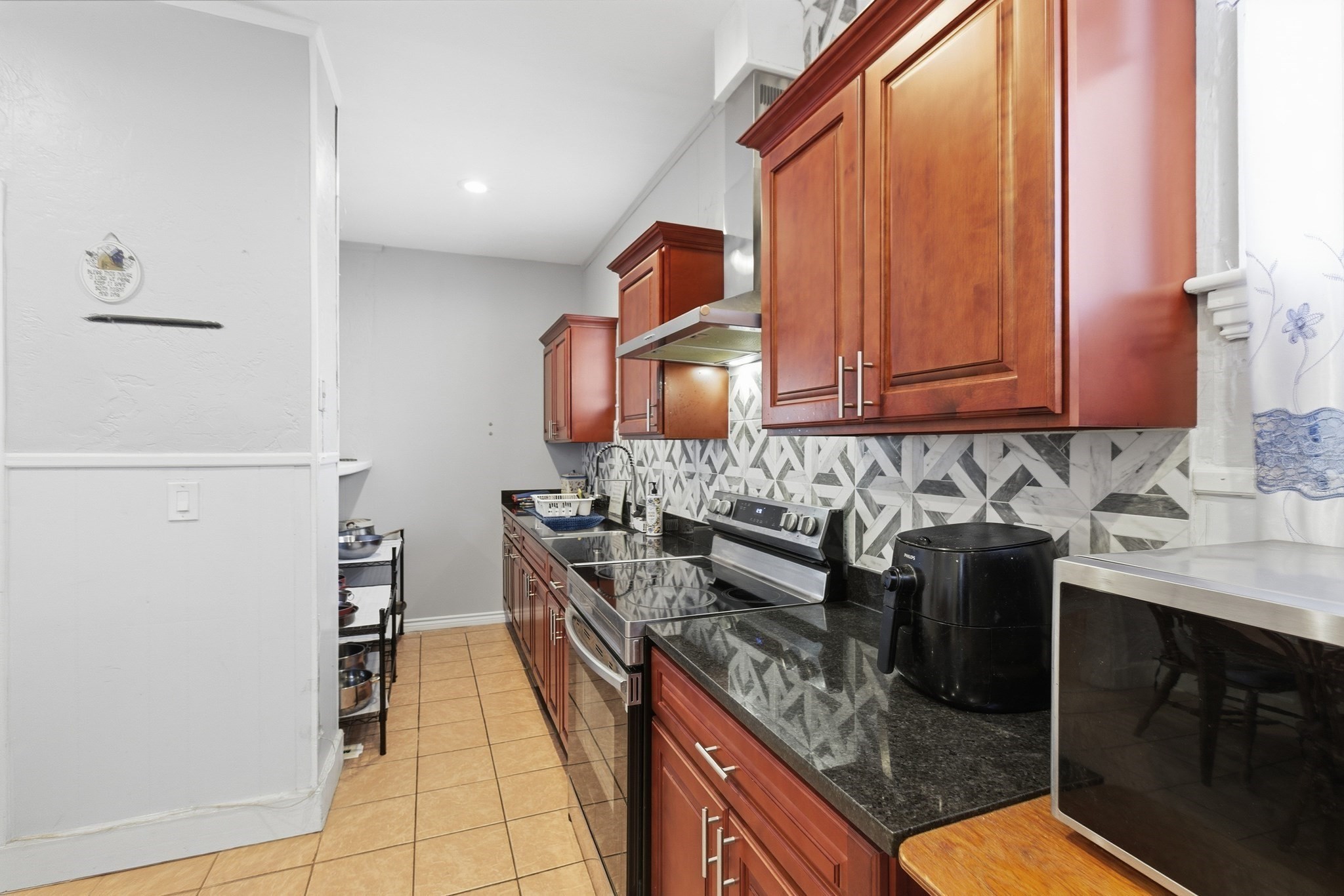 35 Algonquin St, Dorchester, Boston, MA 02124 - Image 13