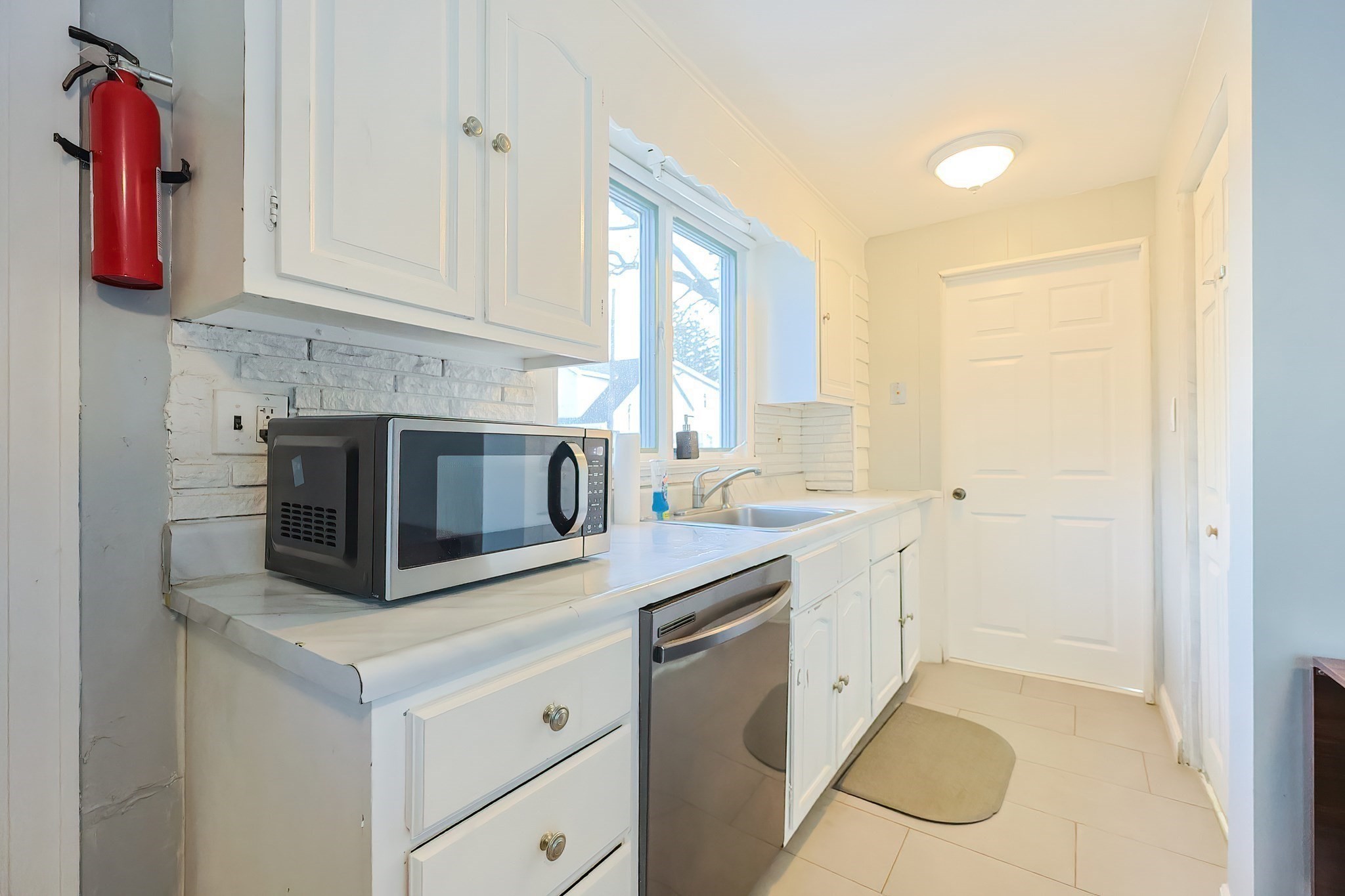21 E Park Ave, Lynn, MA 01902 - Image 9