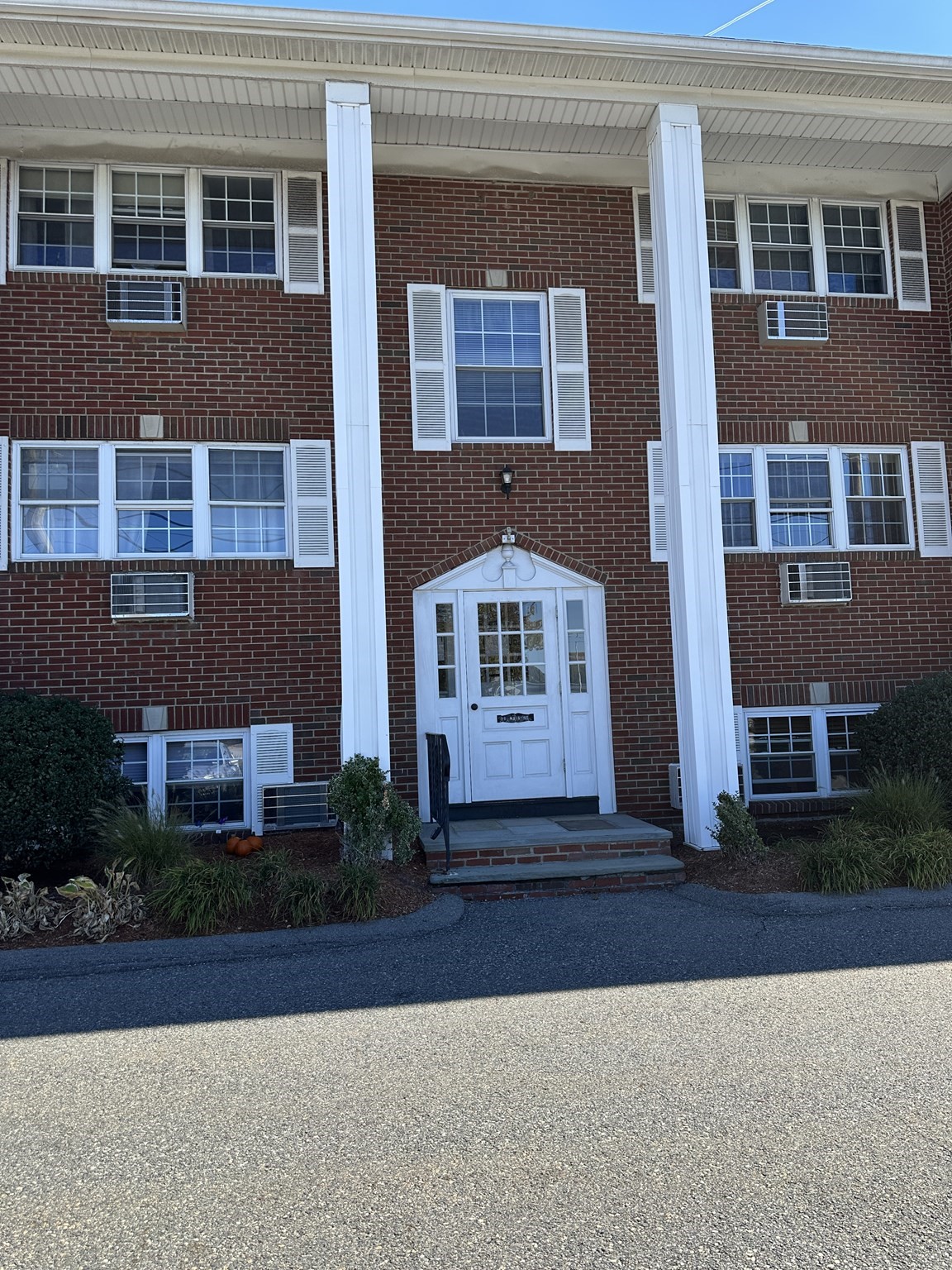 98 Main St Unit G2, Stoneham, MA 02180
