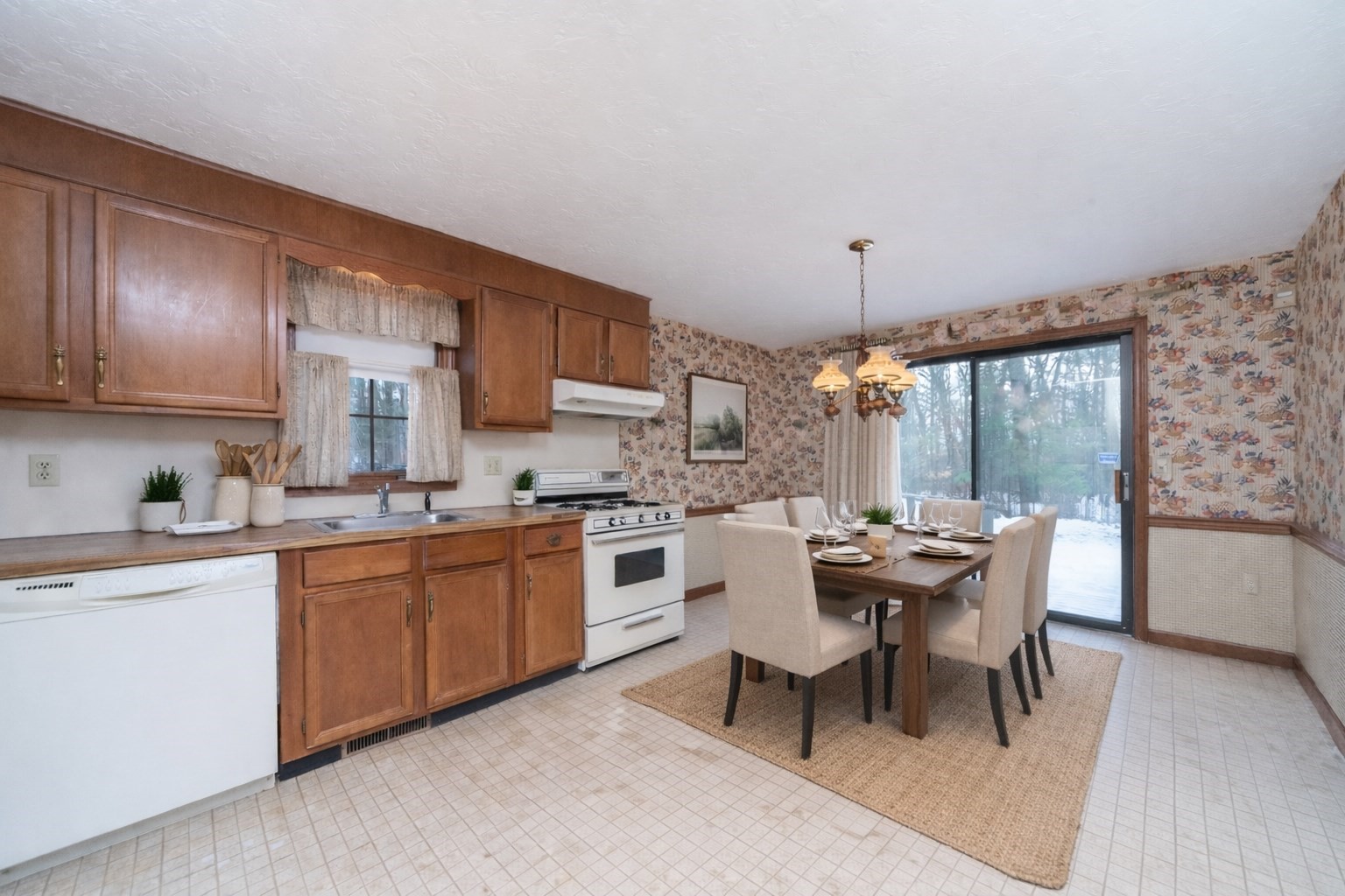 201 Cardinal Lane Unit 201, Tyngsborough, MA 01879 - Image 6