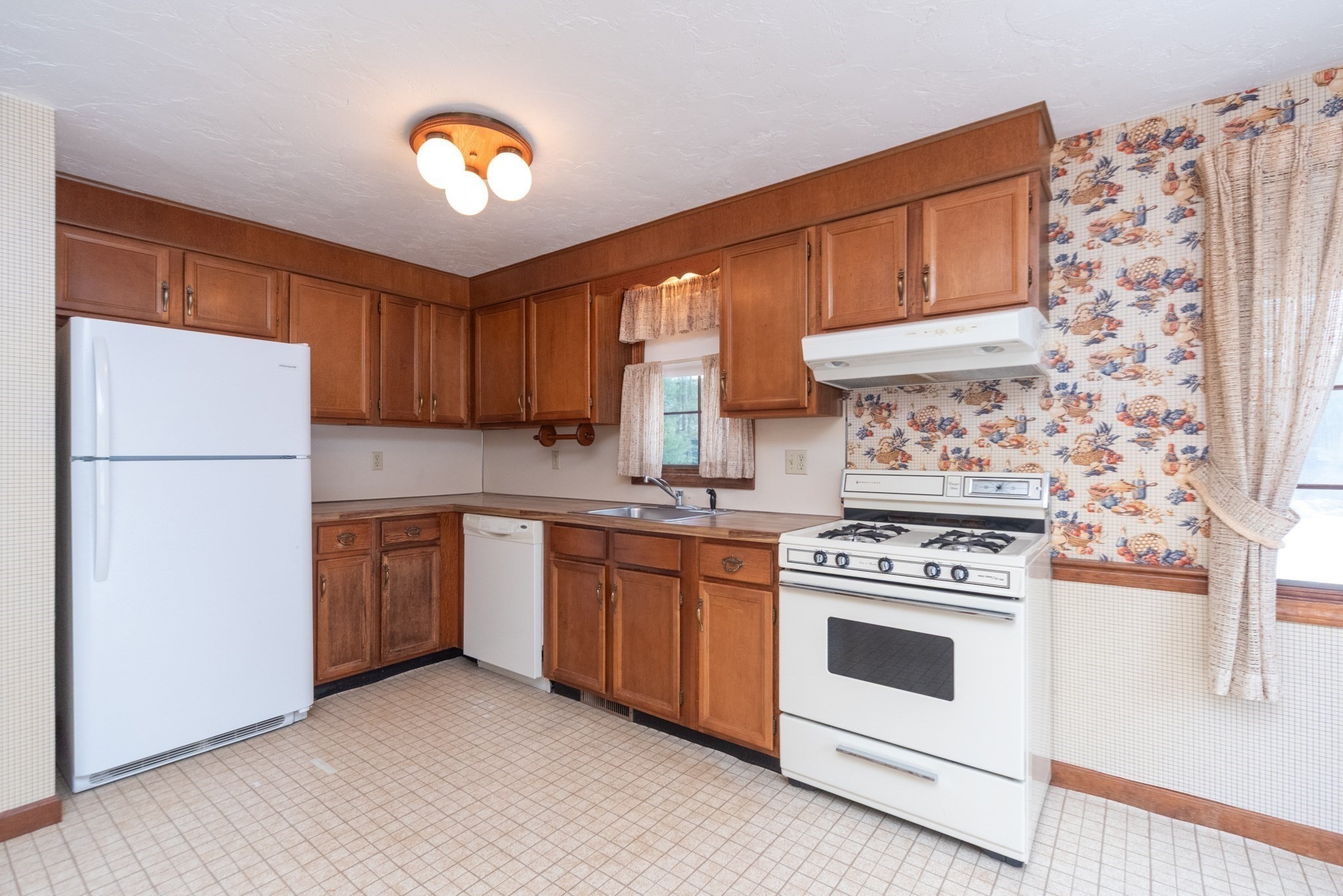 201 Cardinal Lane Unit 201, Tyngsborough, MA 01879 - Image 7