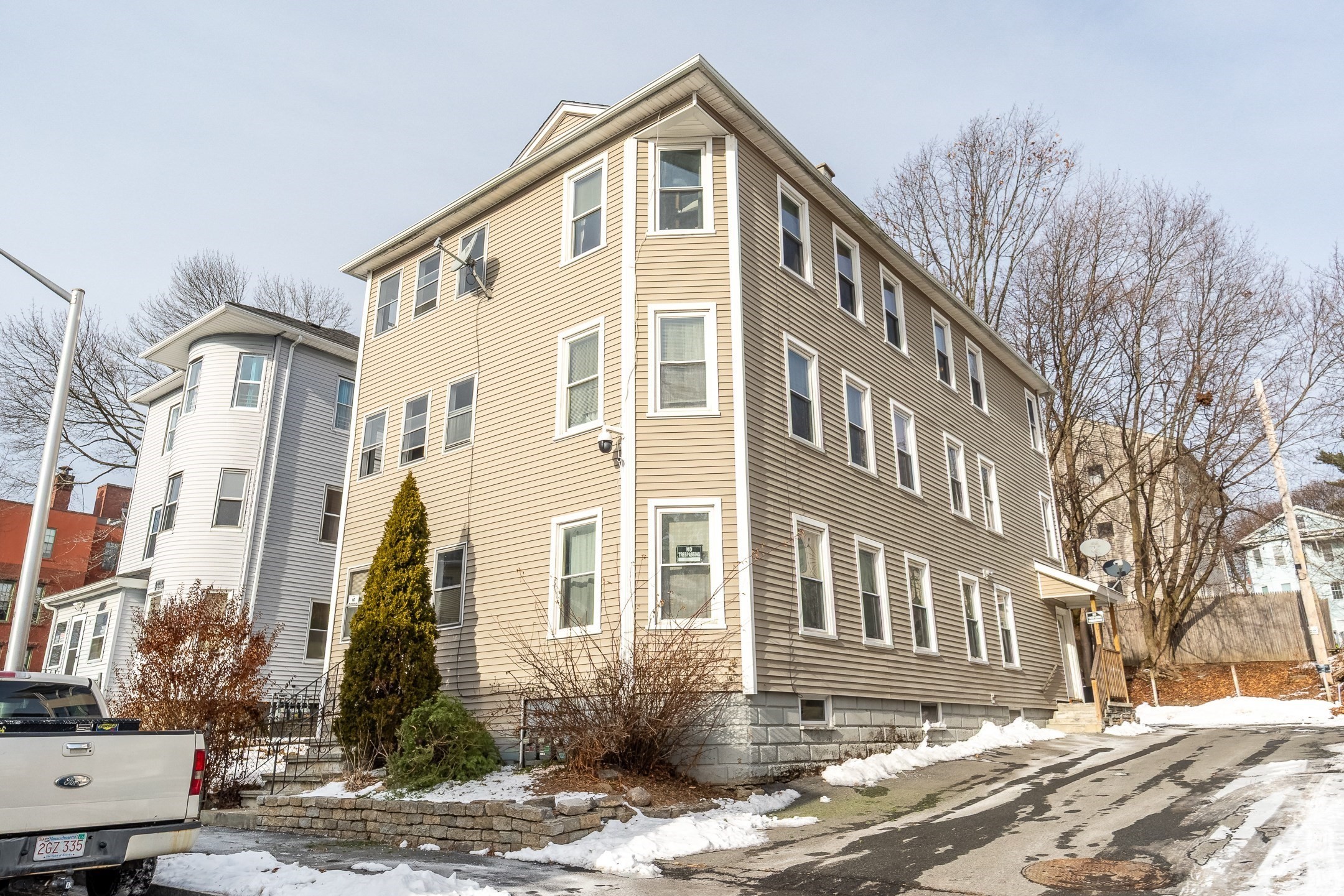 6 Lund St, Worcester, MA 01607