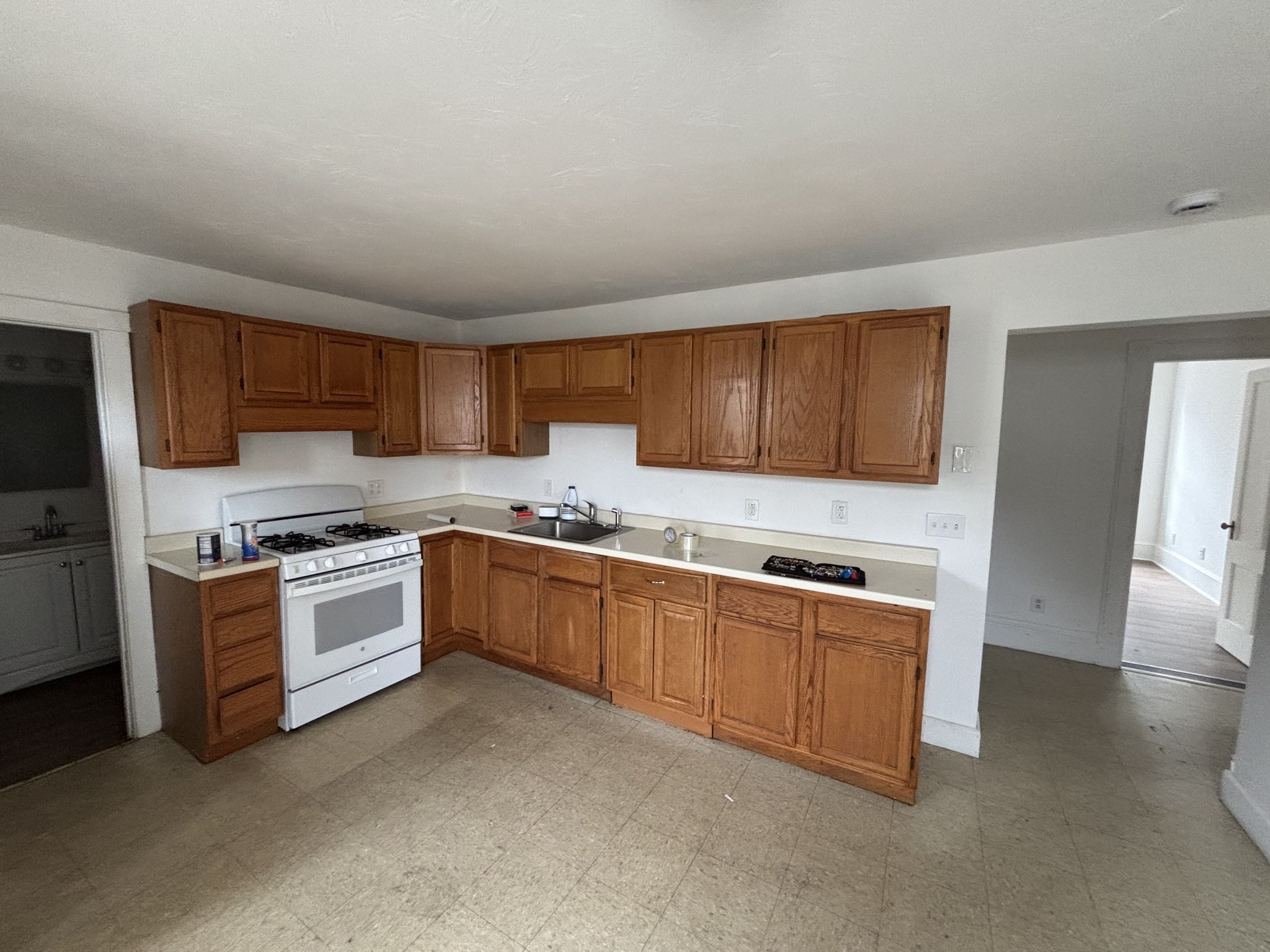 18 Hartwell St, Fitchburg, MA 01420 - Image 13