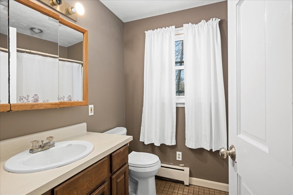 34 Scandinavia Ave, Worcester, MA 01603 - Image 17