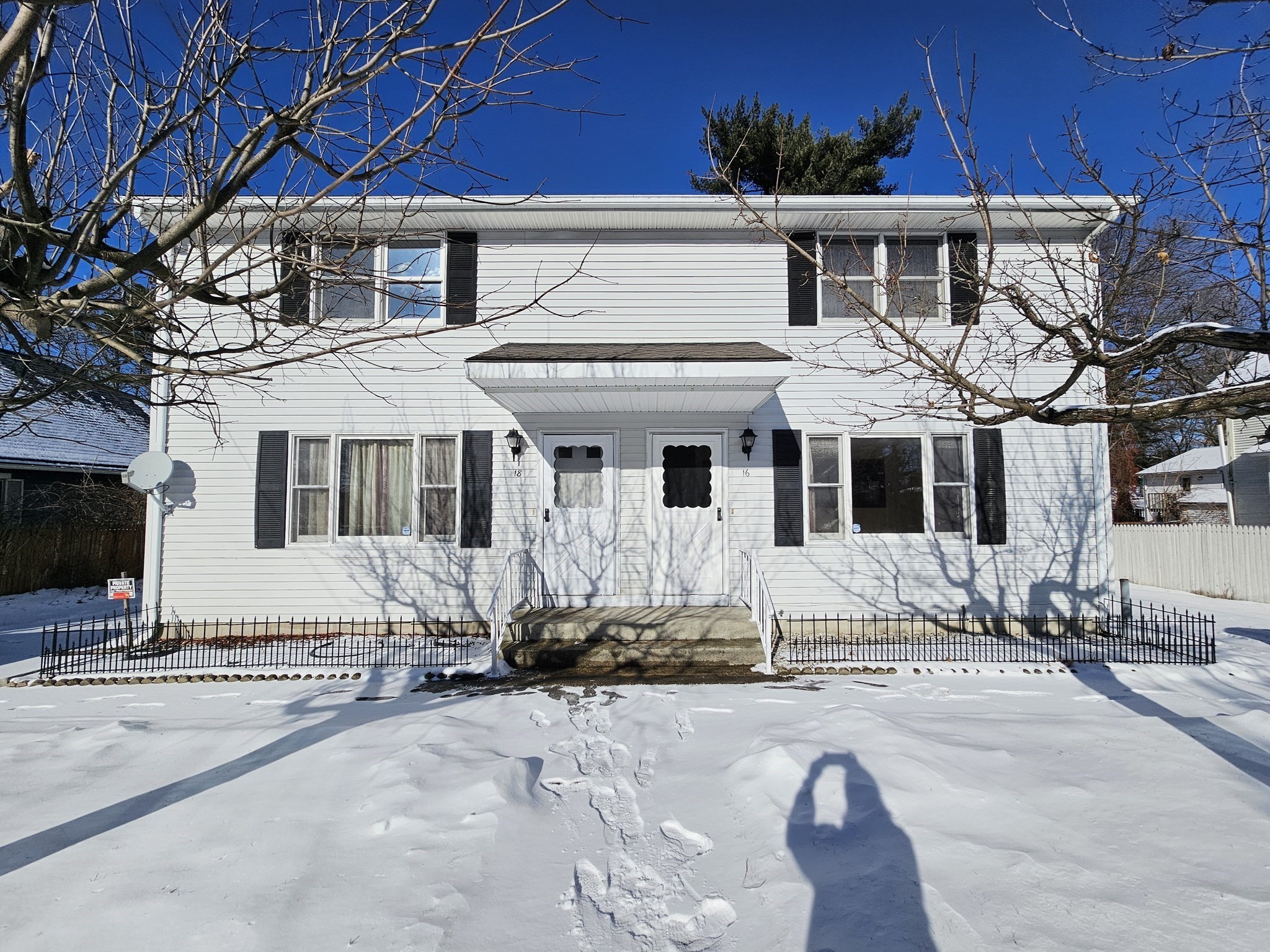 16 Blanding St, Springfield, MA 01151