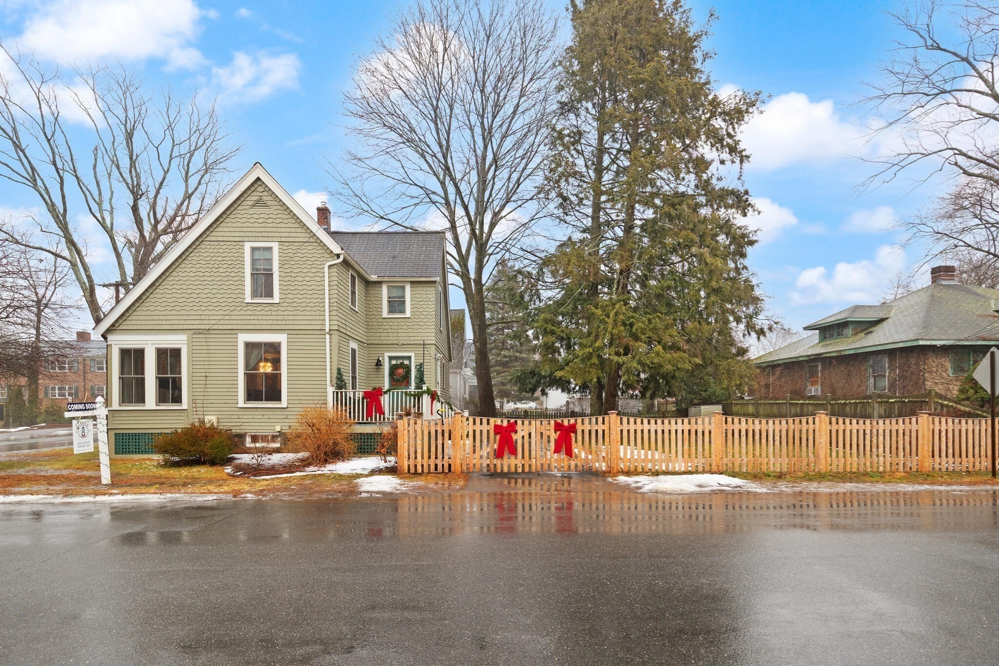 142 Railroad Ave, Hamilton, MA 01982