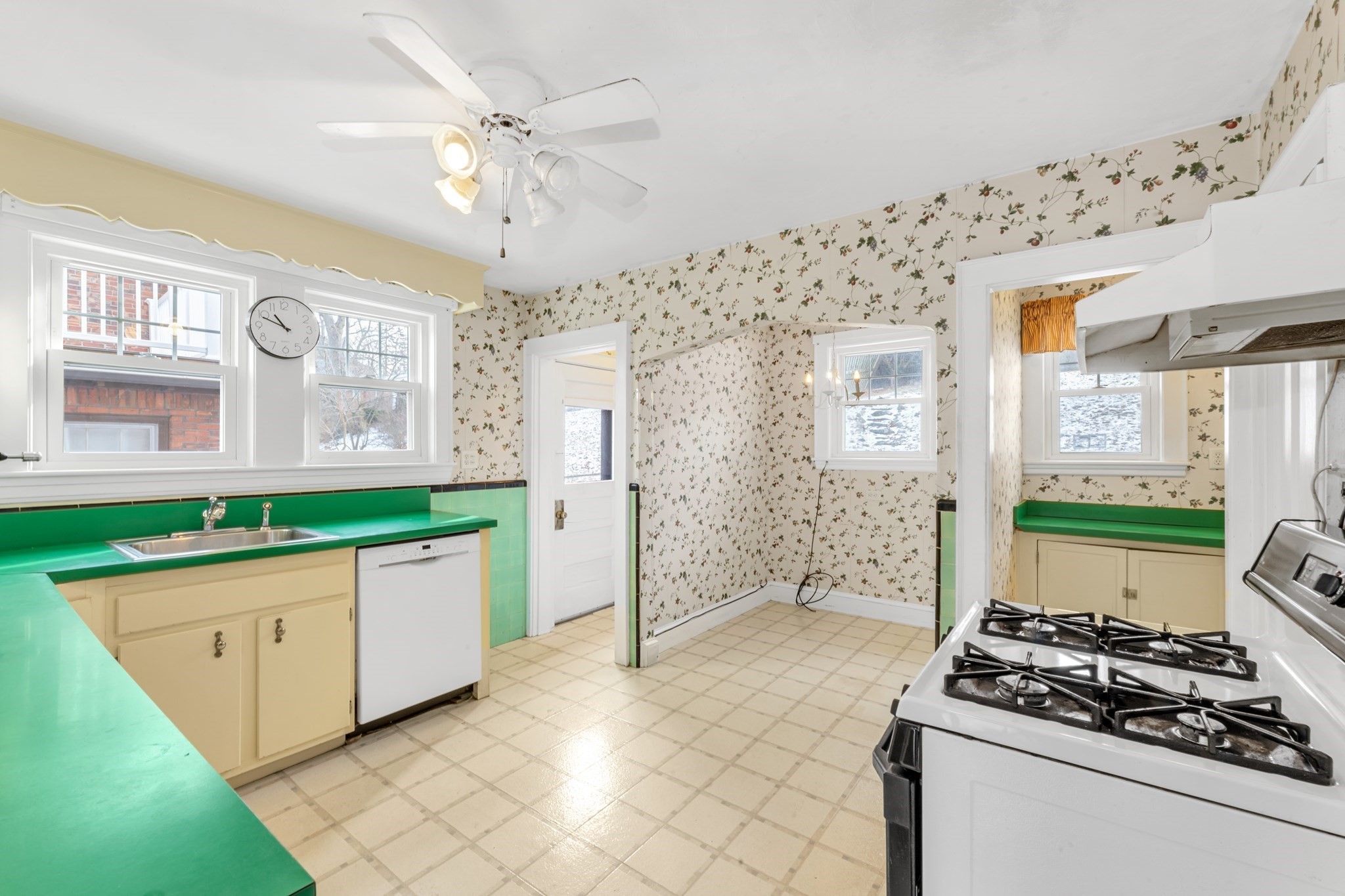 77 Undine Rd, Boston College, Boston, MA 02135 - Image 11