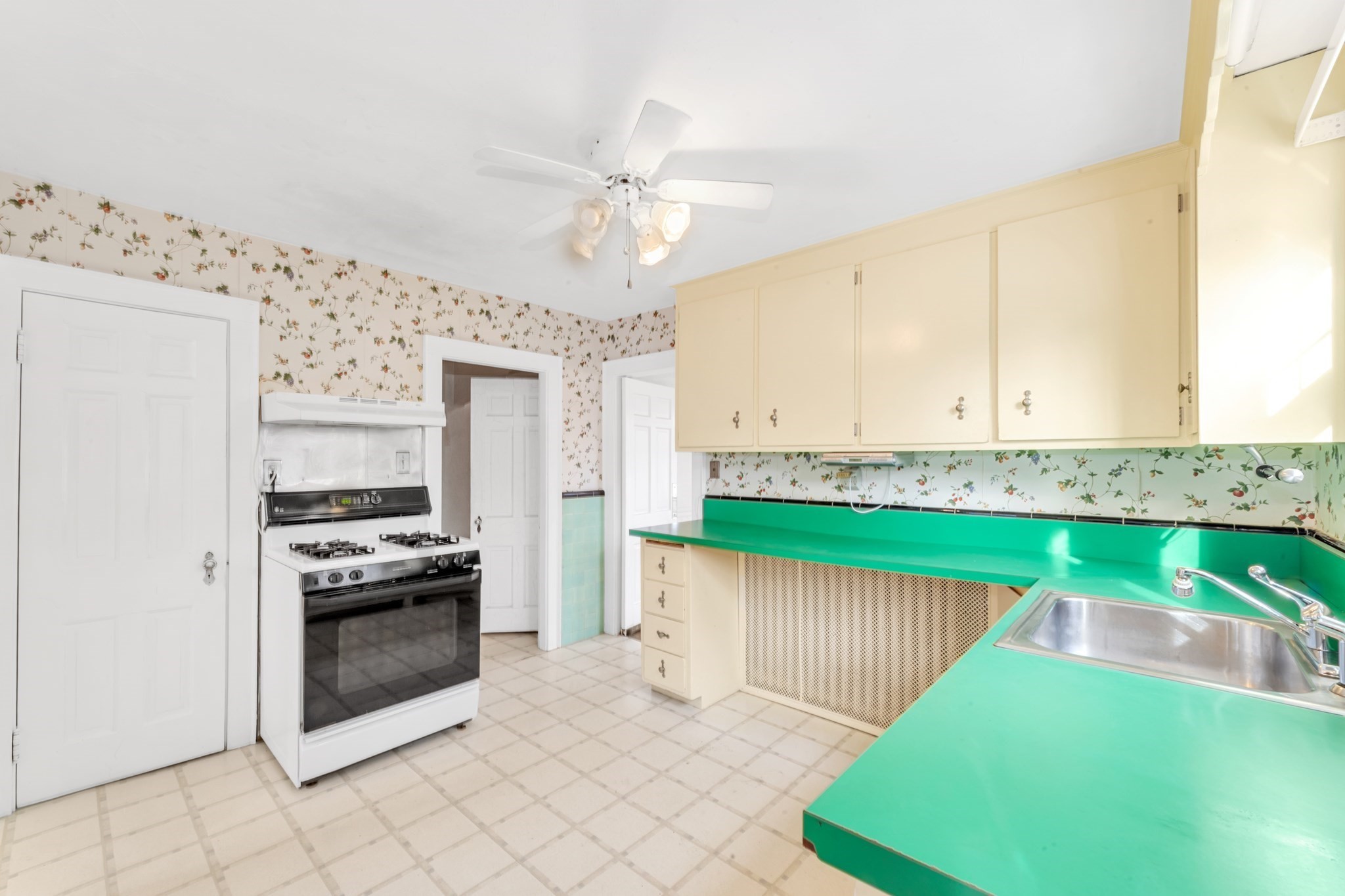 77 Undine Rd, Boston College, Boston, MA 02135 - Image 12