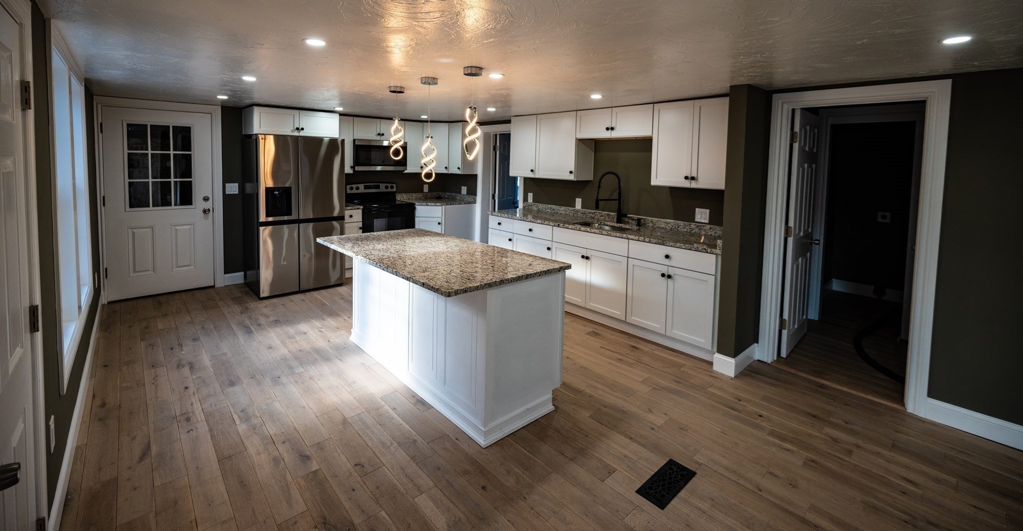 217 Spring St, Athol, MA 01331 - Image 4