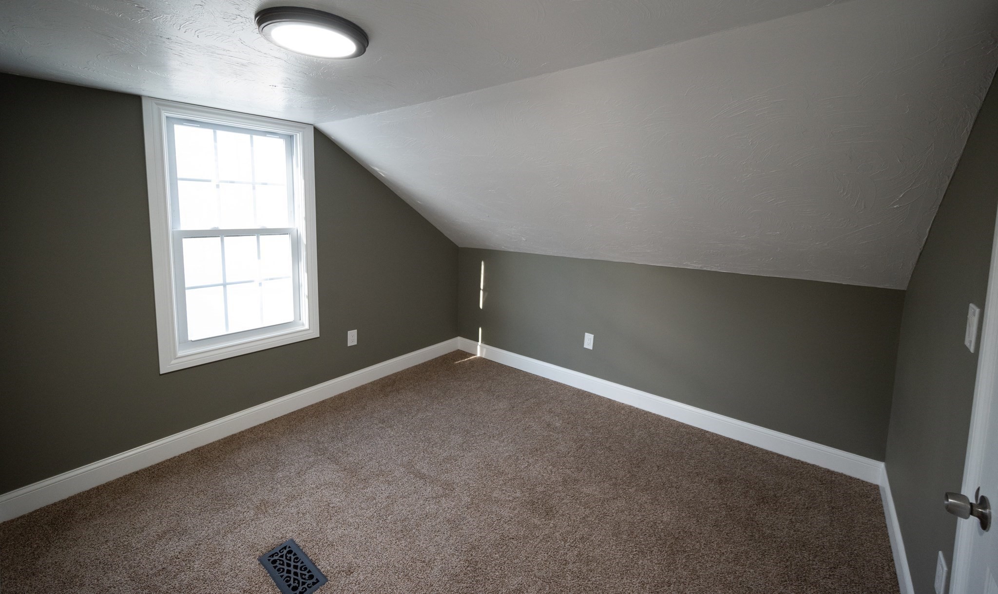 217 Spring St, Athol, MA 01331 - Image 8