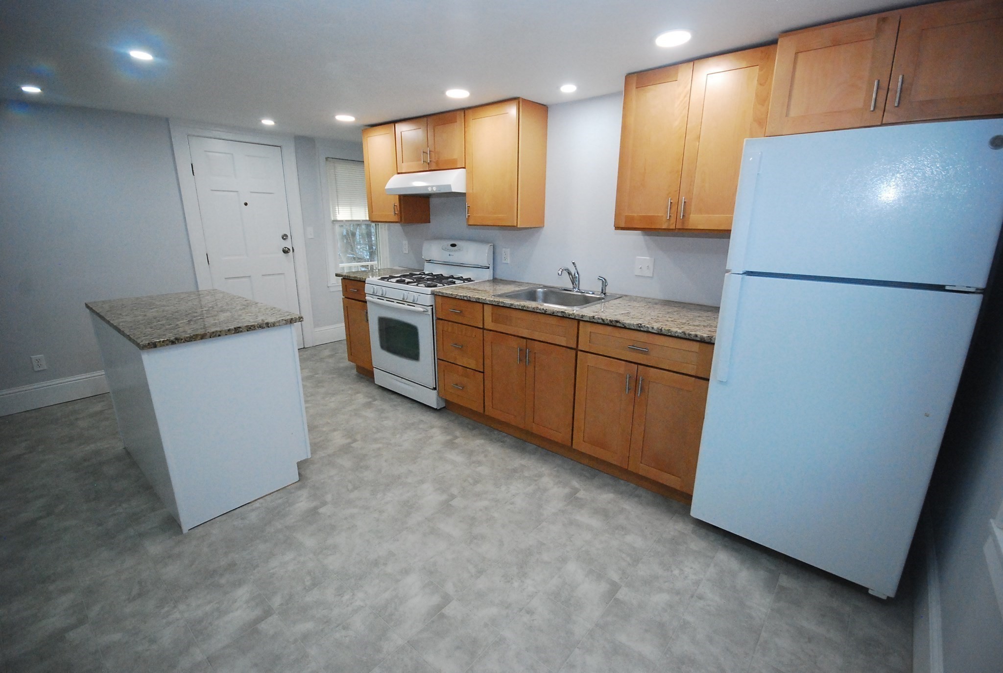 22 Eleanor Rd, Springfield, MA 01108 - Image 7