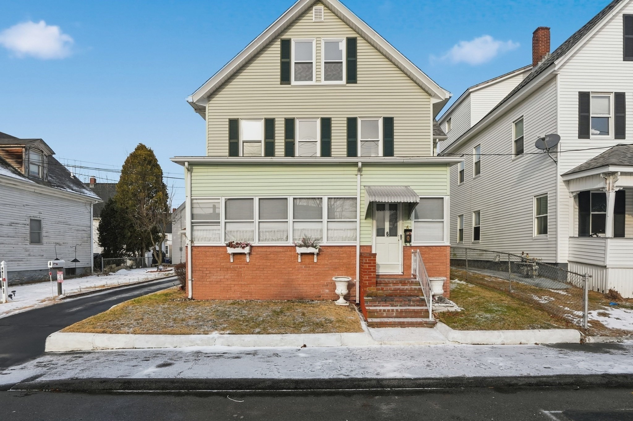 6 Wilbur St, Taunton, MA 02780