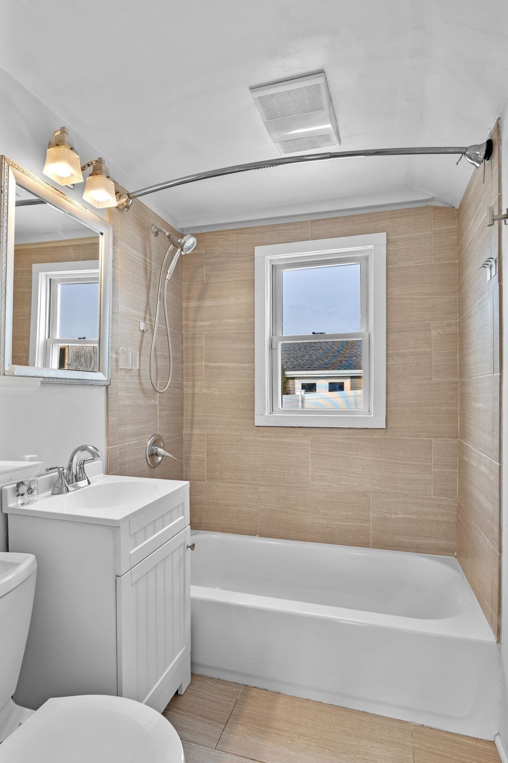 93 Sweetwater St, Saugus, MA 01906 - Image 17