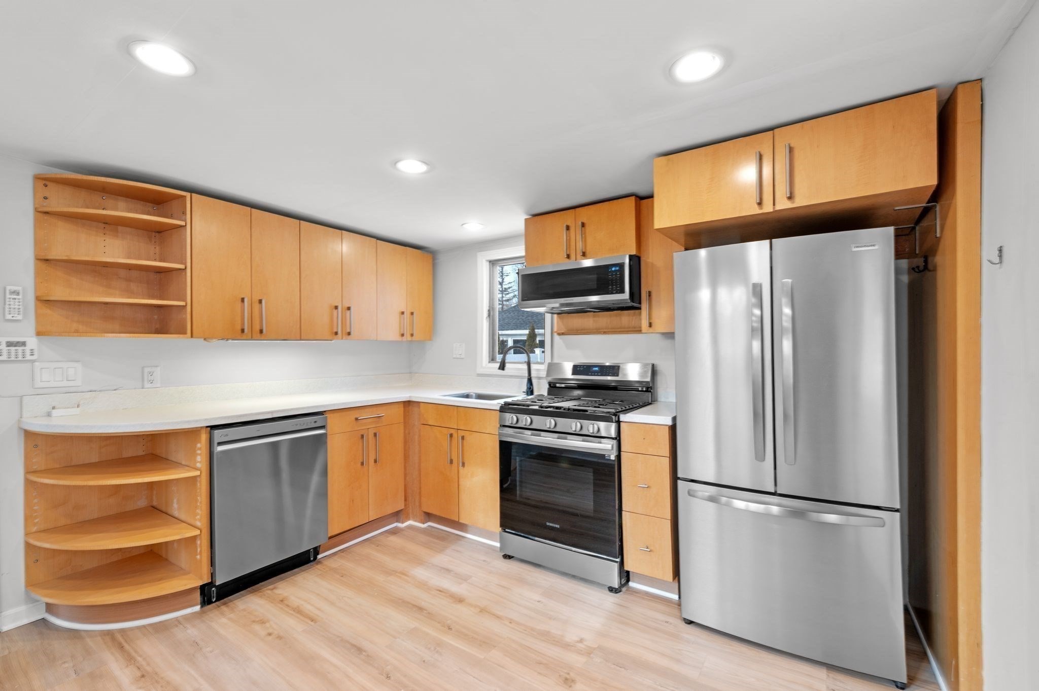 93 Sweetwater St, Saugus, MA 01906 - Image 8