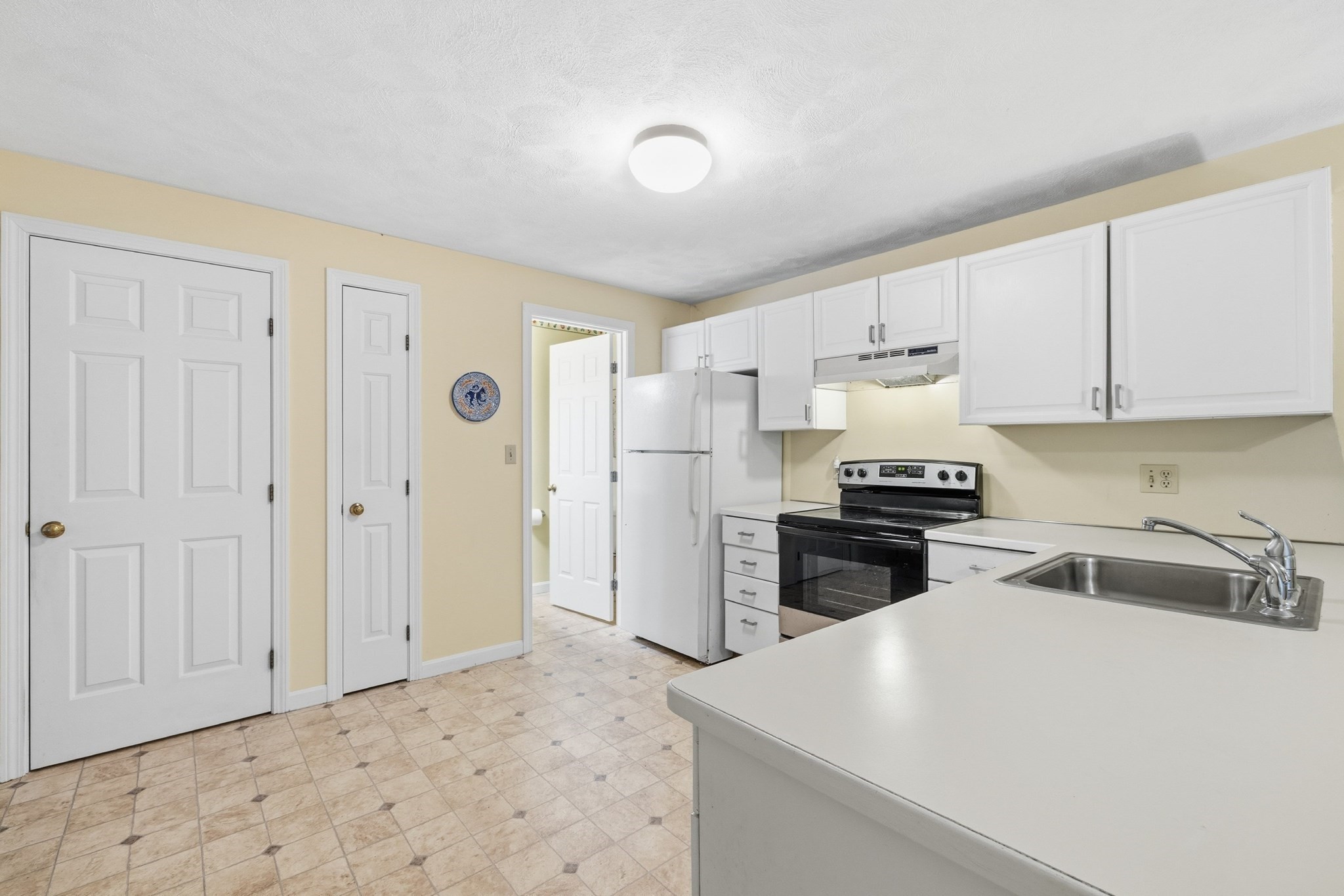 230 Main Street Unit 4, Woburn, MA 01801 - Image 13