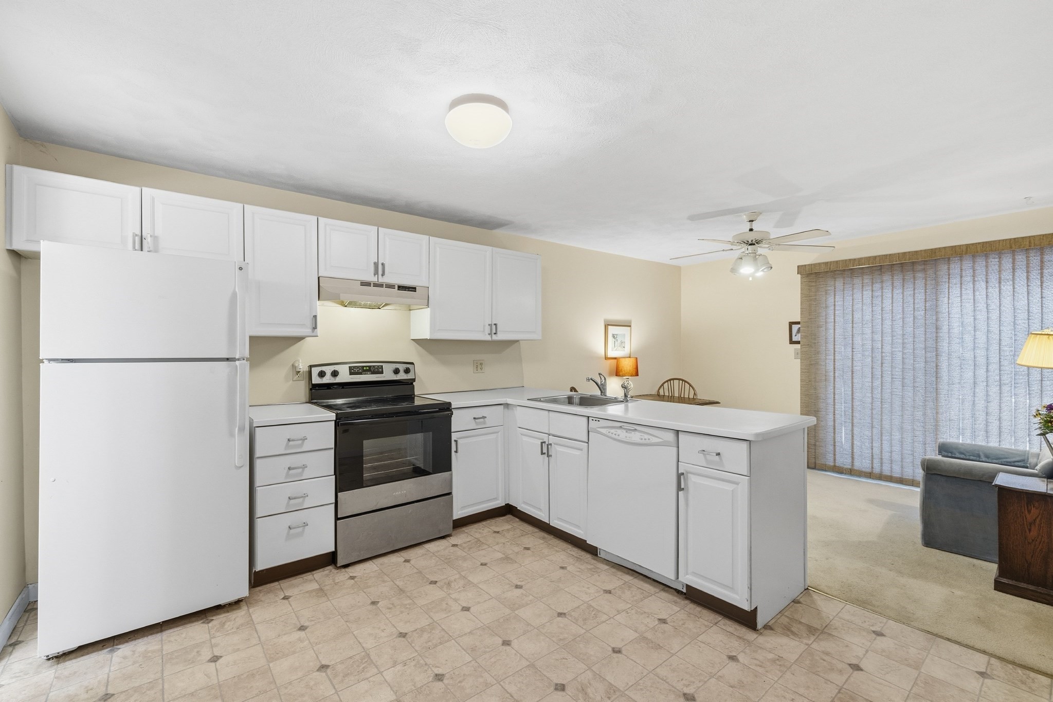230 Main Street Unit 4, Woburn, MA 01801 - Image 14