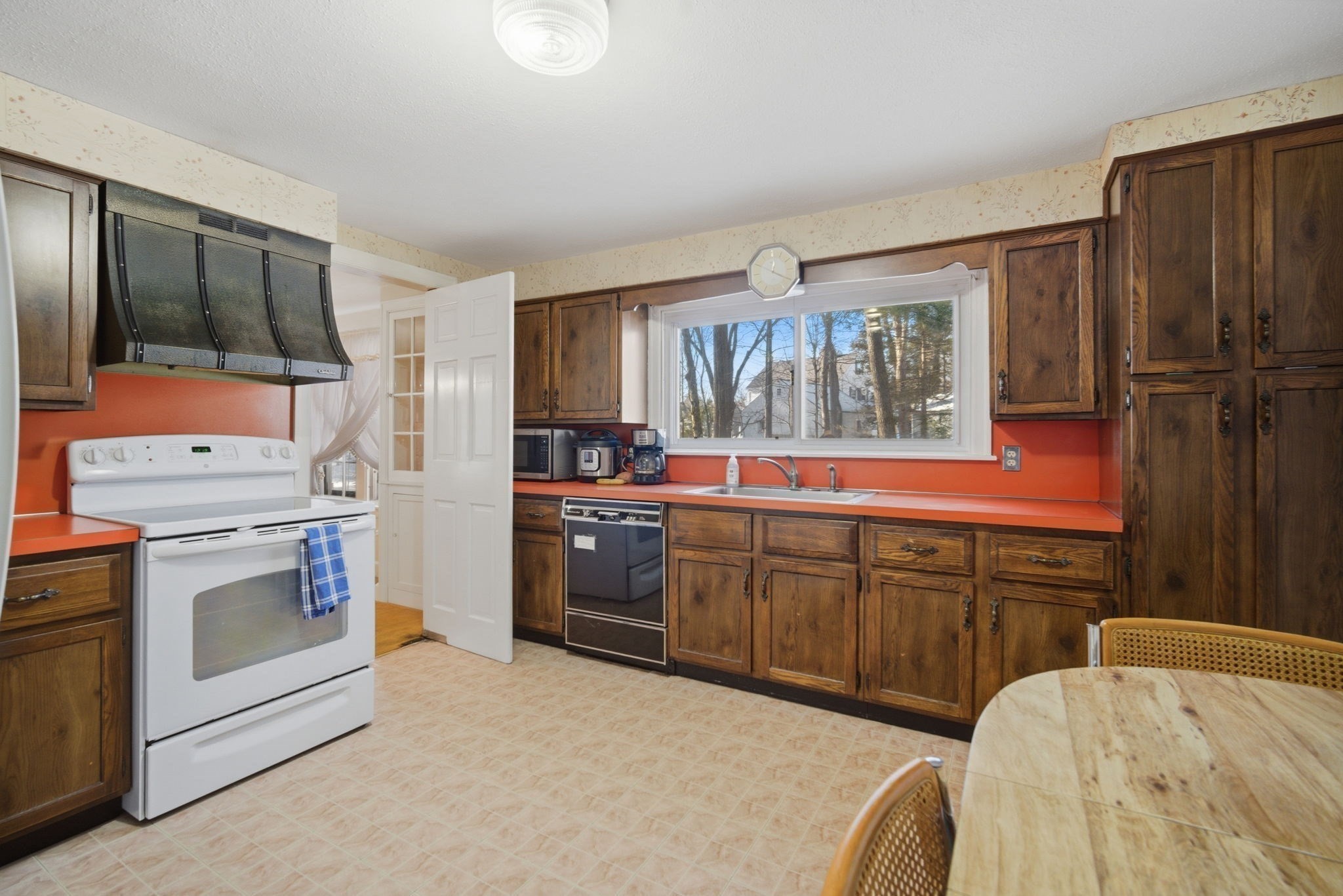 46 Puritan Cir, Springfield, MA 01119 - Image 25