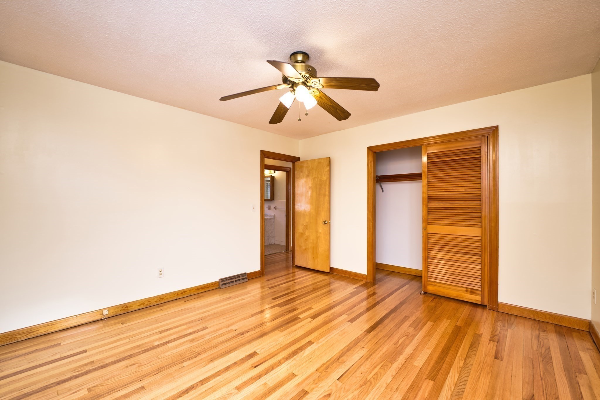 303 Cummington St, New Bedford, MA 02745 - Image 12