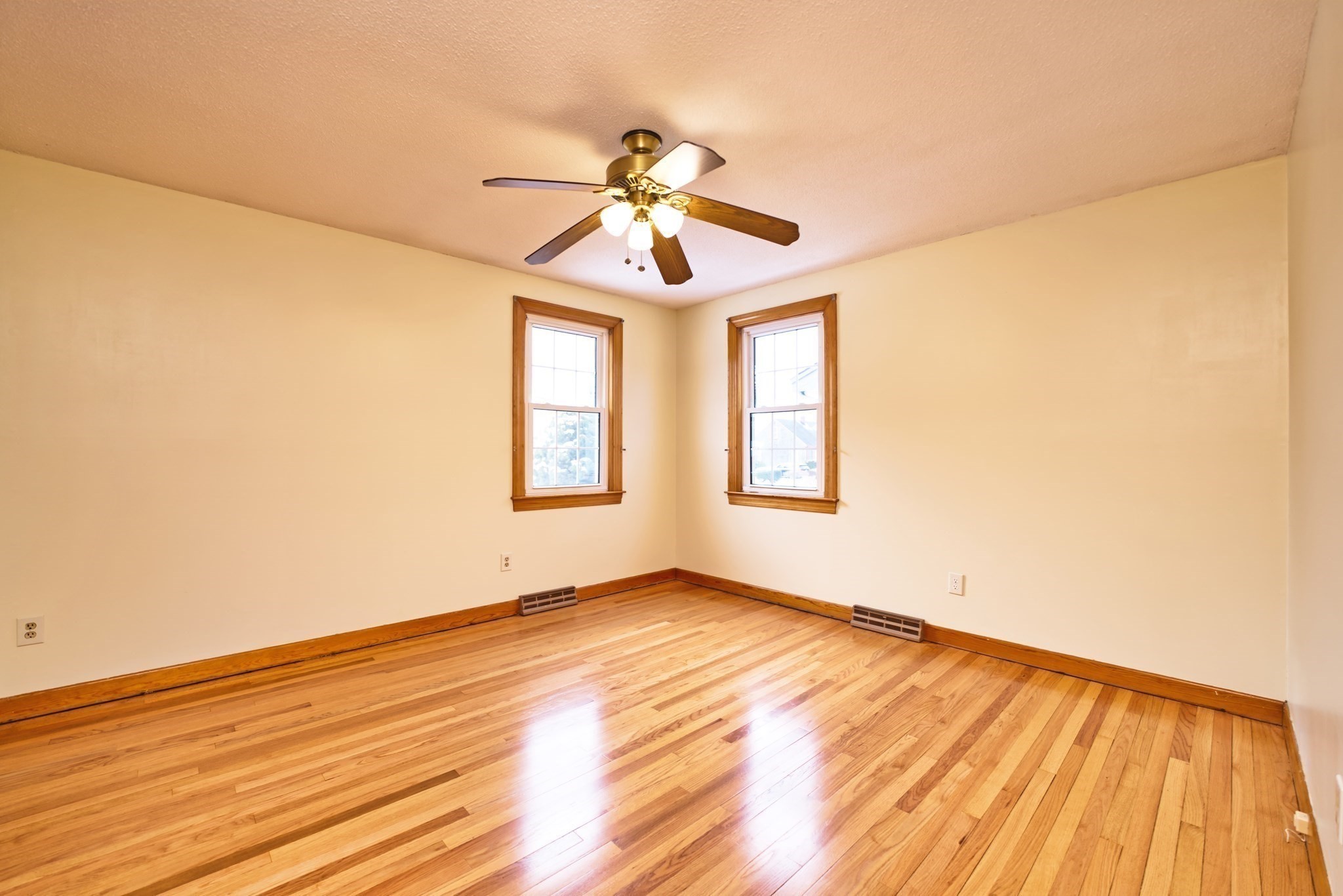 303 Cummington St, New Bedford, MA 02745 - Image 13