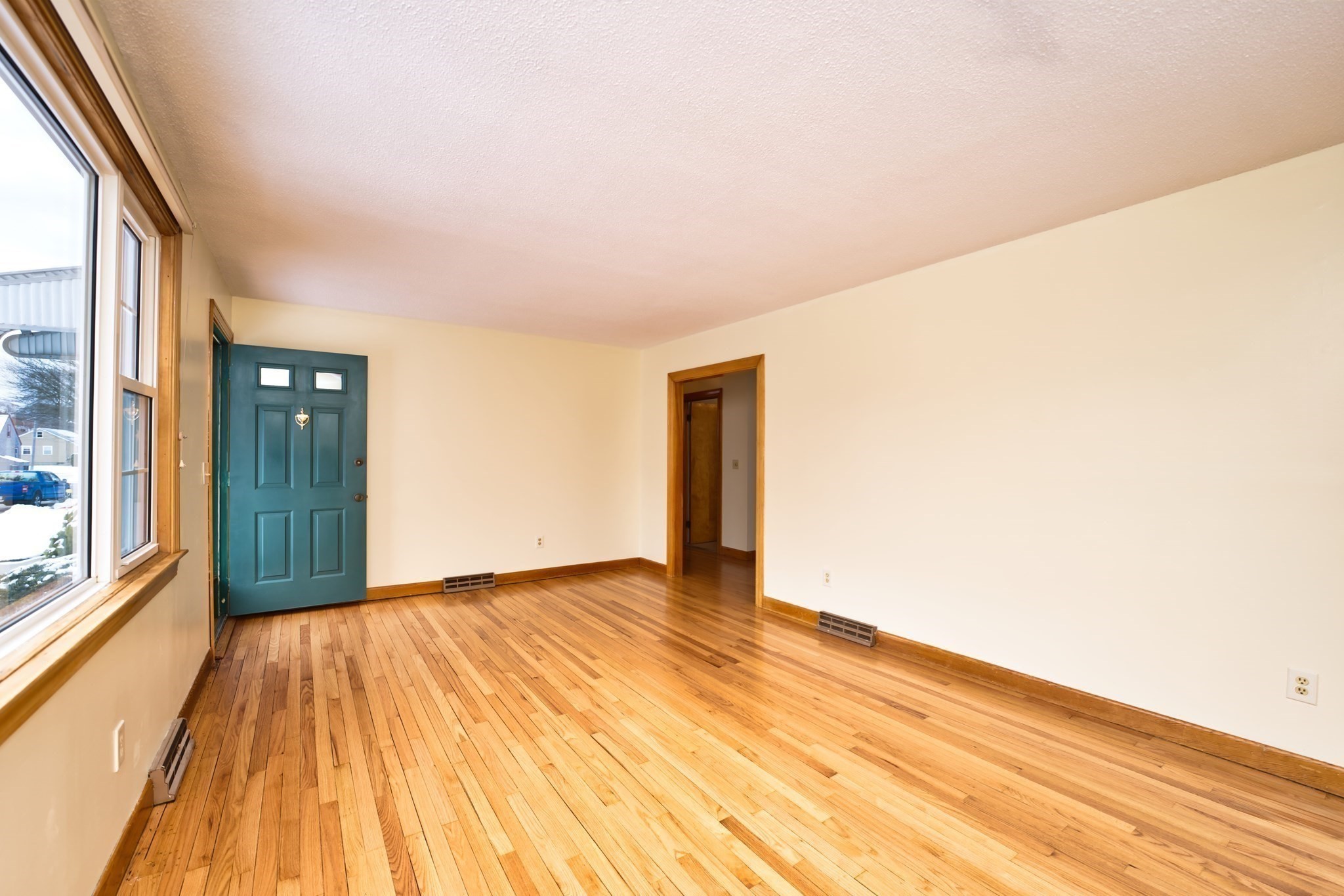 303 Cummington St, New Bedford, MA 02745 - Image 4