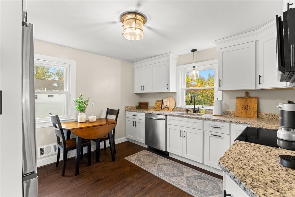 23 Sunset Ave, North Attleboro, MA 02760 - Image 8