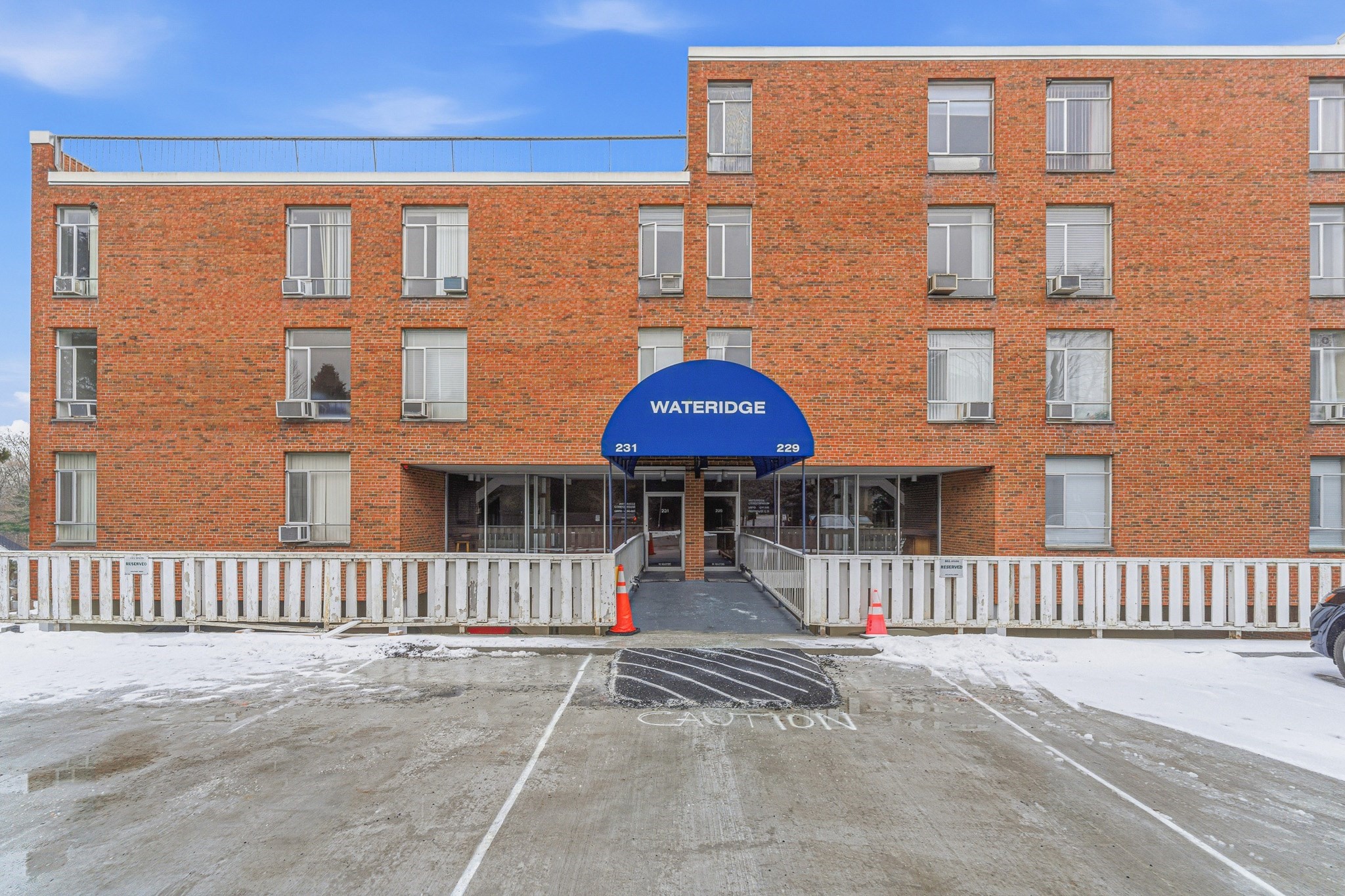 231 Coolidge Ave Unit 401, Watertown, MA 02472