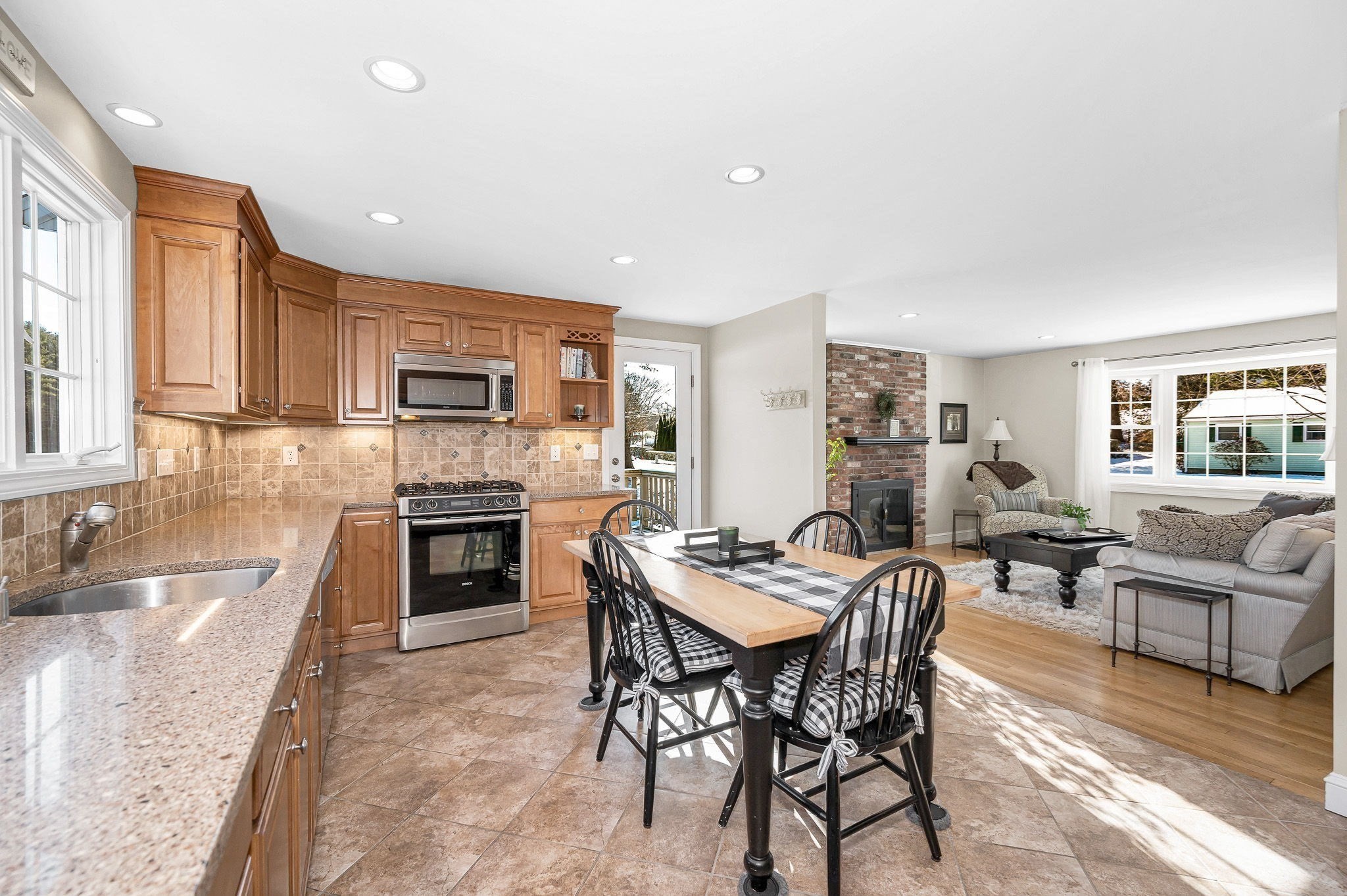 15 Roberts Street, Chelmsford, MA 01824 - Image 9