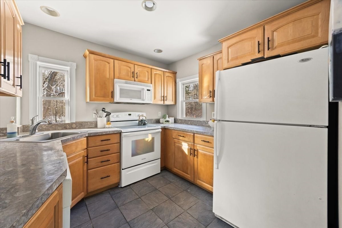 93 Linwood St, Brockton, MA 02301 - Image 18